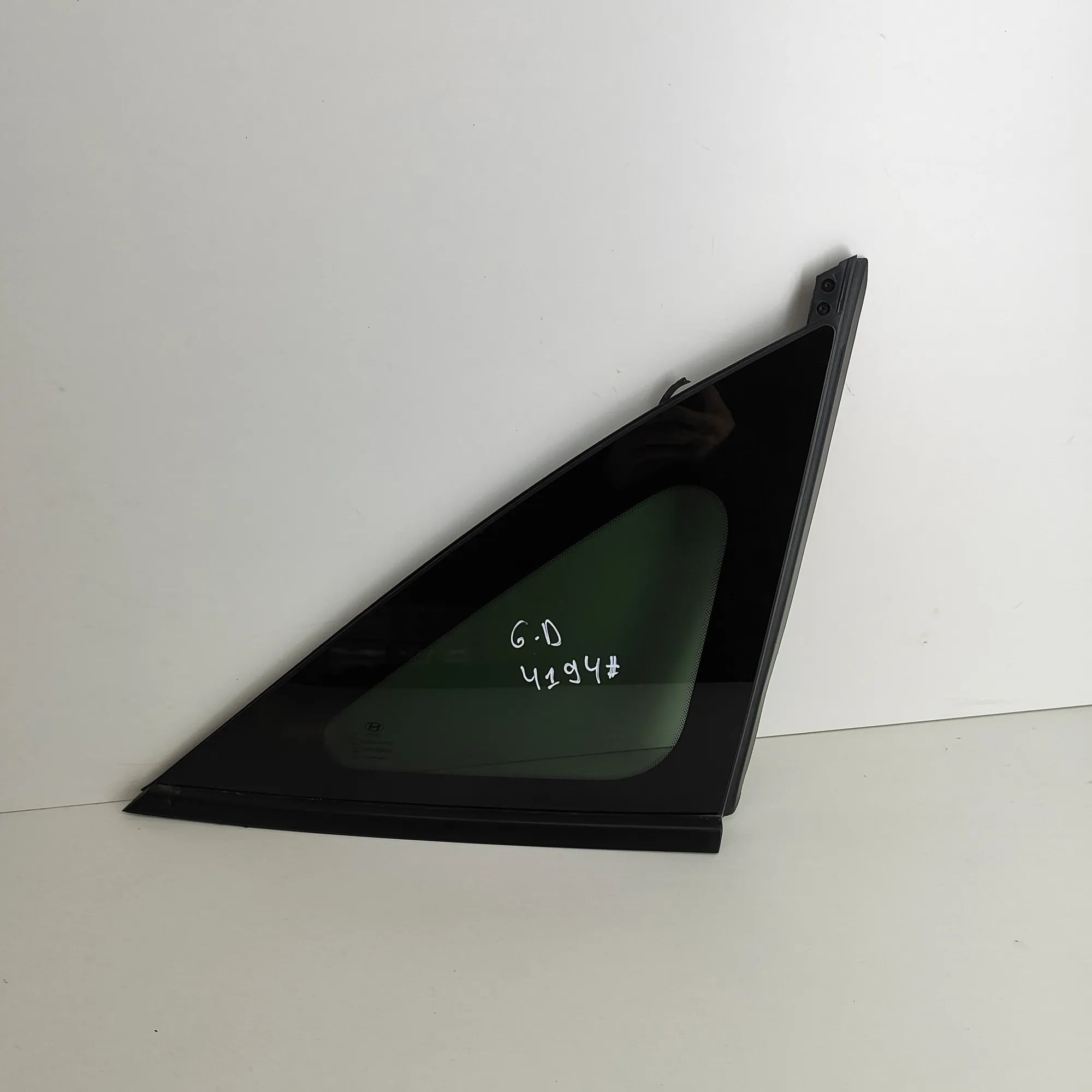 Hyundai Tucson Rear Right Quarter Window Rear Right Quarter Window — HYUNDAI TUCSON (NX4...