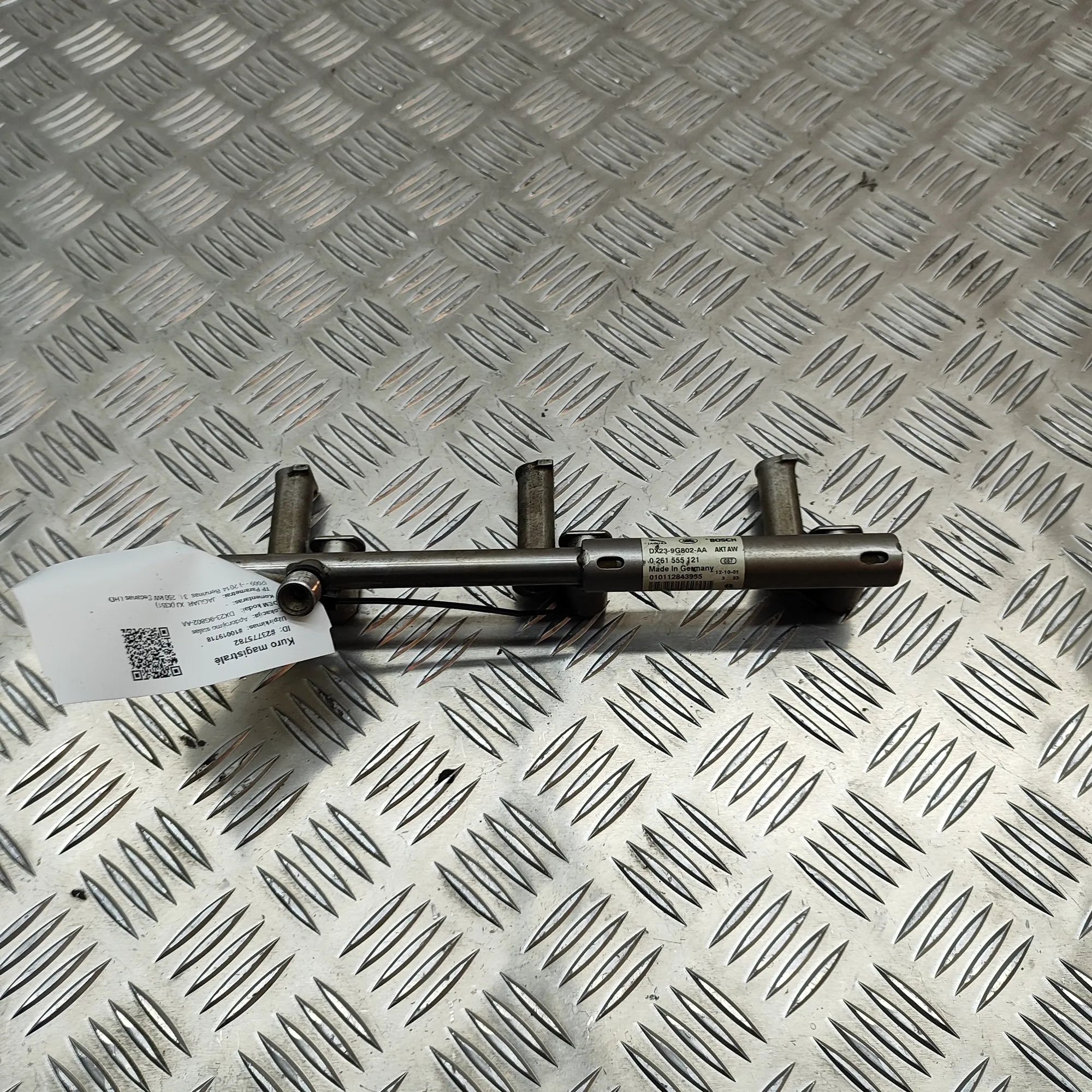 Jaguar XJ Fuel Rail Fuel rail — JAGUAR XJ (X351) (2009-...) — DX23-...