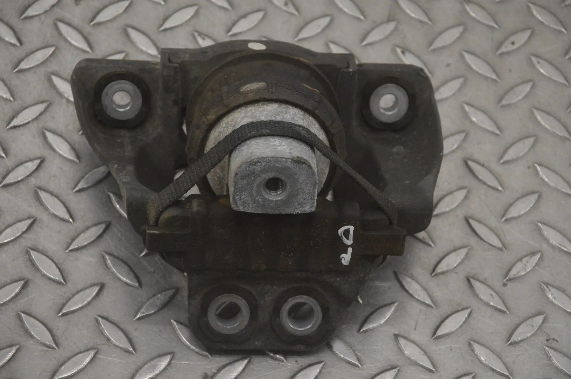 Volvo XC90 Right Side Engine Mount Right Side Engine Mount — VOLVO XC90 (II) (2014...