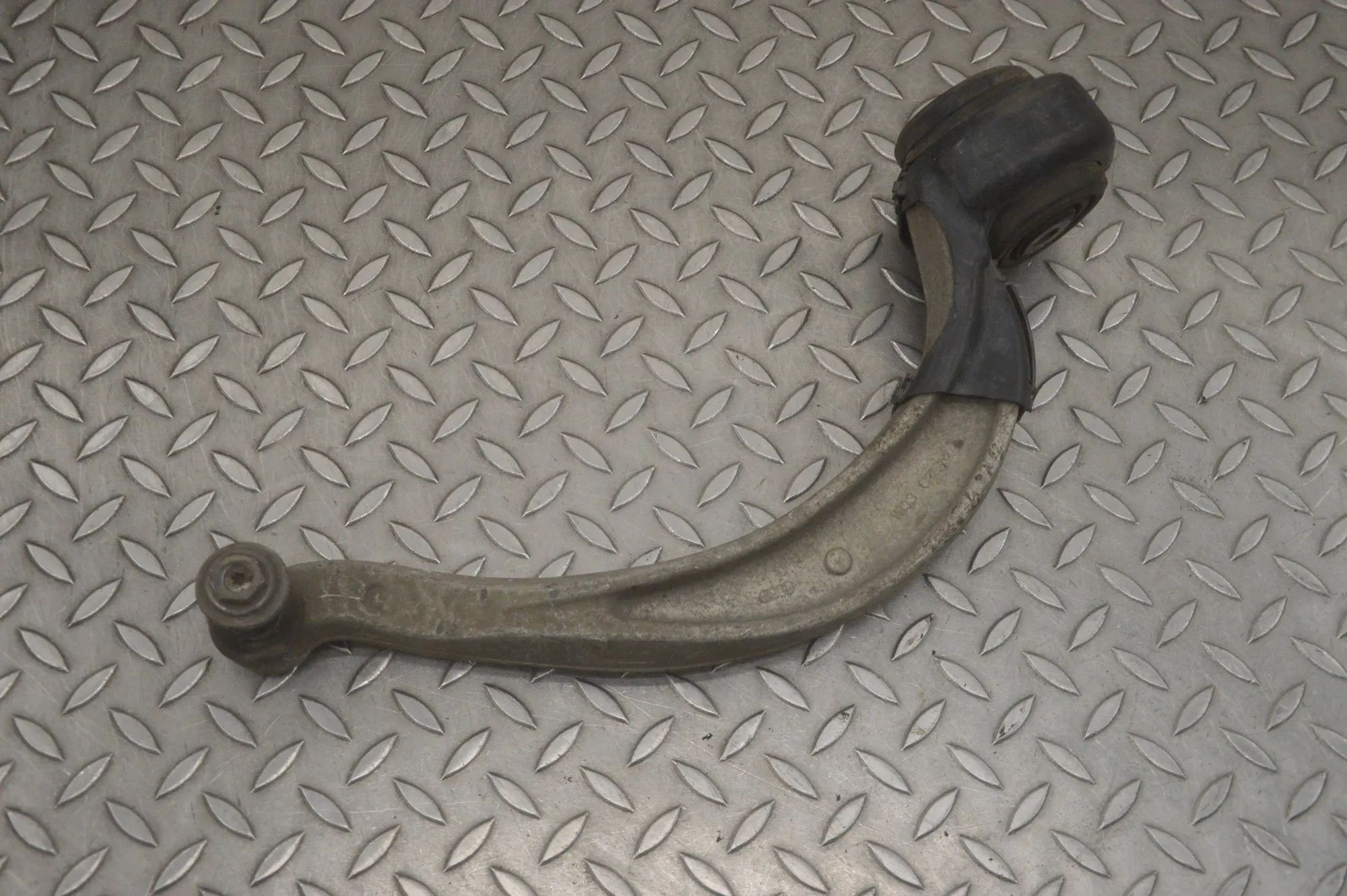 Porsche Macan Front Left Curved Control Arm Front Left Curved Control Arm — PORSCHE MACAN (...