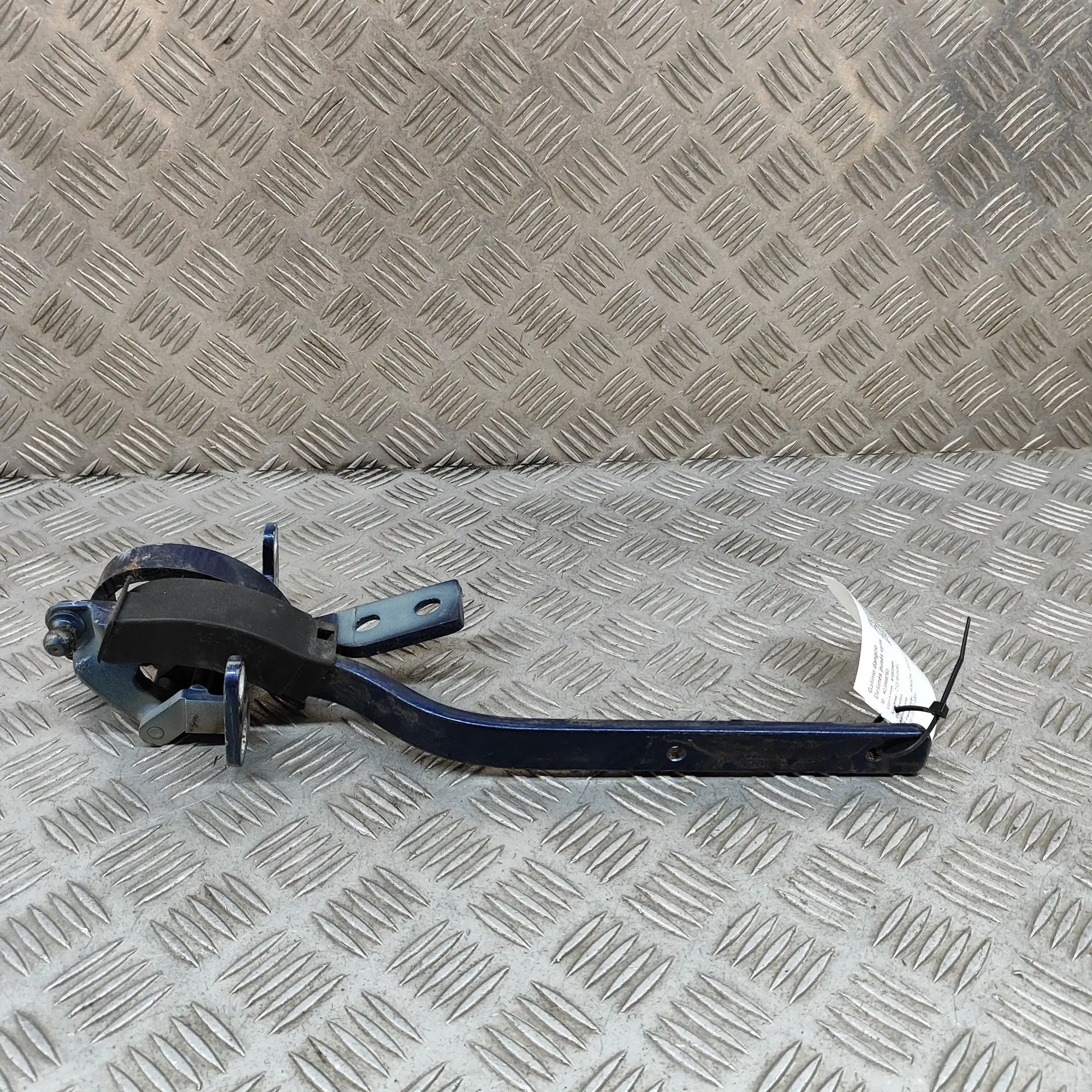 Porsche Cayenne Right Side Bootlid Hinge Right Side Bootlid Hinge — PORSCHE CAYENNE (9PA...