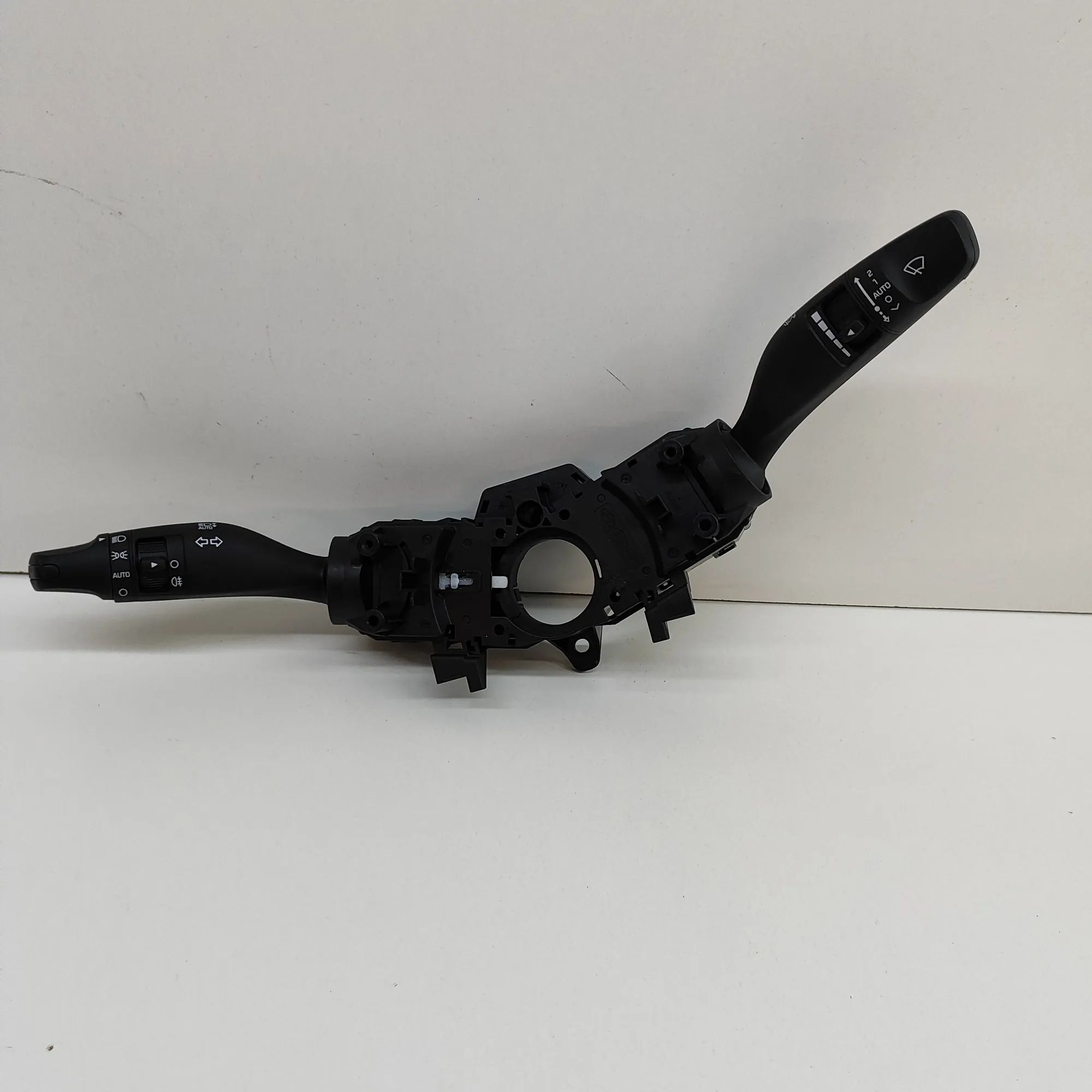Hyundai Ioniq Indicator Wiper Stalk Switch Indicator Wiper Stalk Switch — HYUNDAI IONIQ (A...