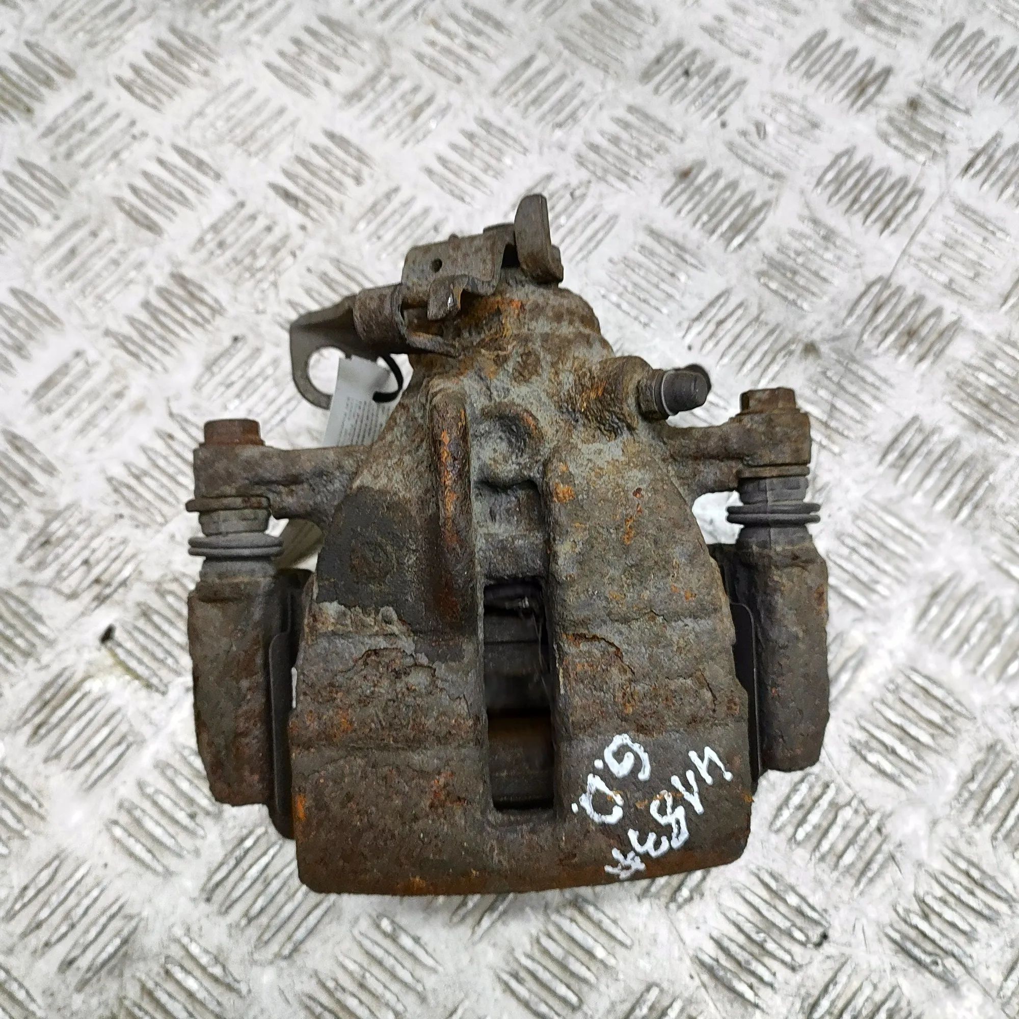 Volkswagen Transporter (T5, Caravelle, Multivan) Brake caliper — rear right Brake caliper — rear right — VW TRANSPORTER (V ...