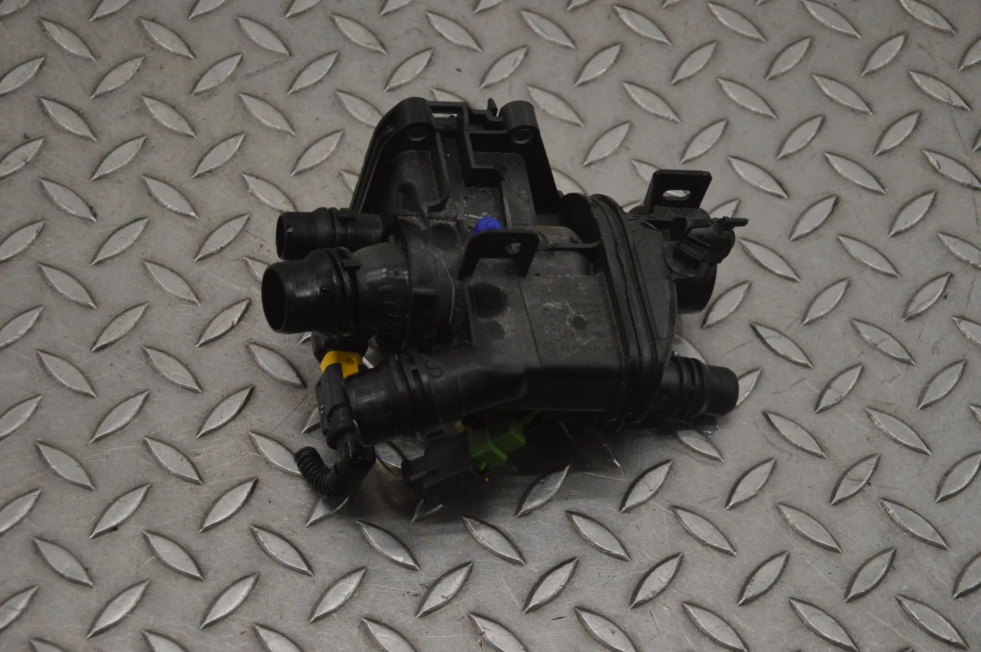 Peugeot 208 termostaatti Thermostat — PEUGEOT 208 (II UB_, UP_, UW_, UJ_...