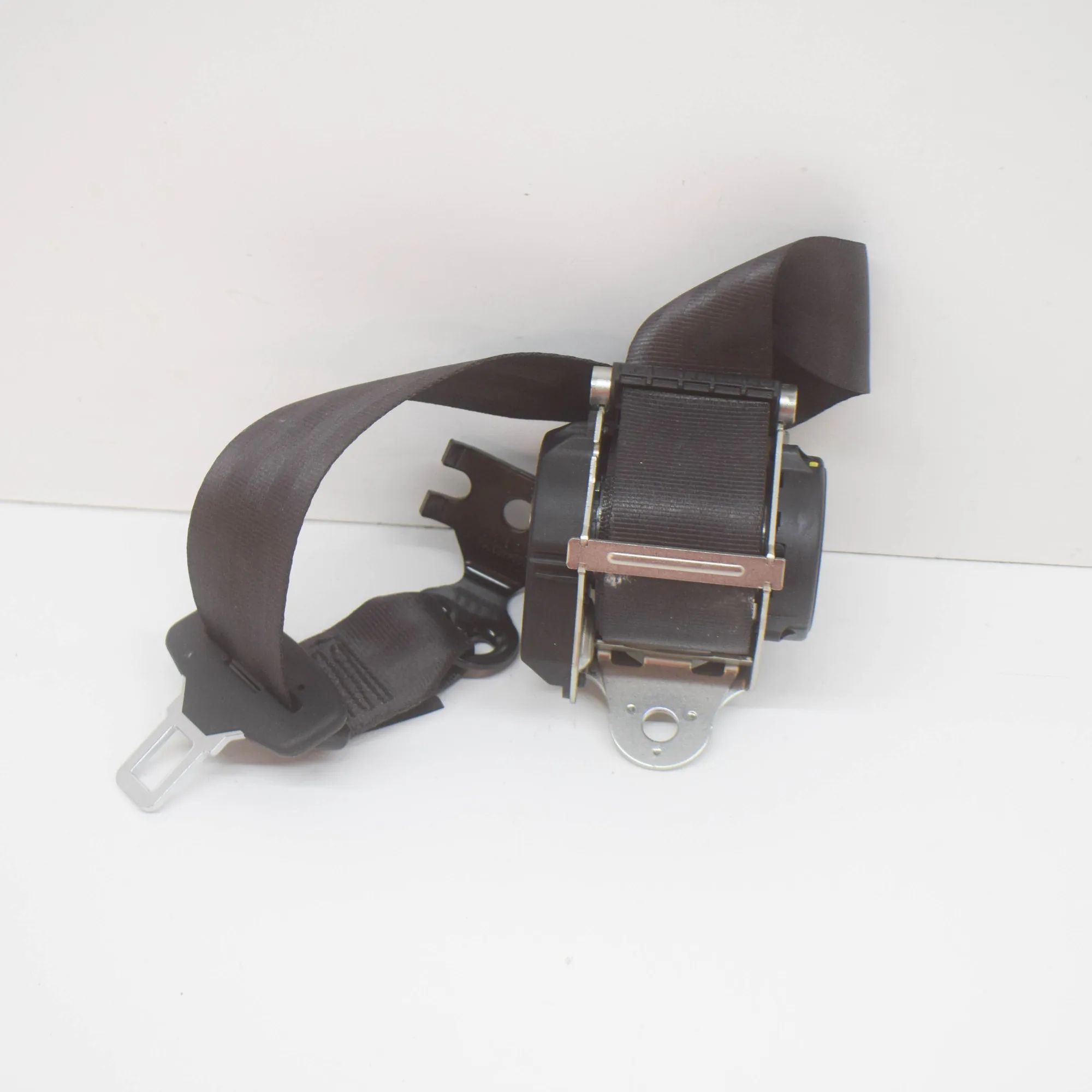 Maserati Quattroporte Rear Middle Seatbelt Rear Middle Seatbelt — MASERATI QUATTROPORTE (V...