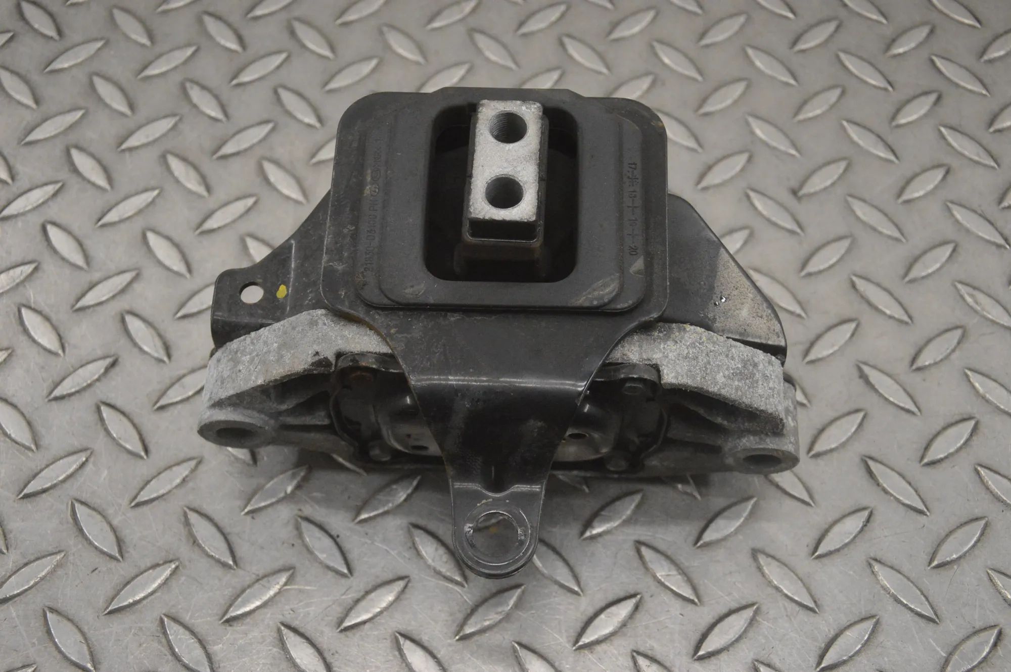 Hyundai Tucson Left Side Engine Mount Left Side Engine Mount — HYUNDAI TUCSON (TL, TL...