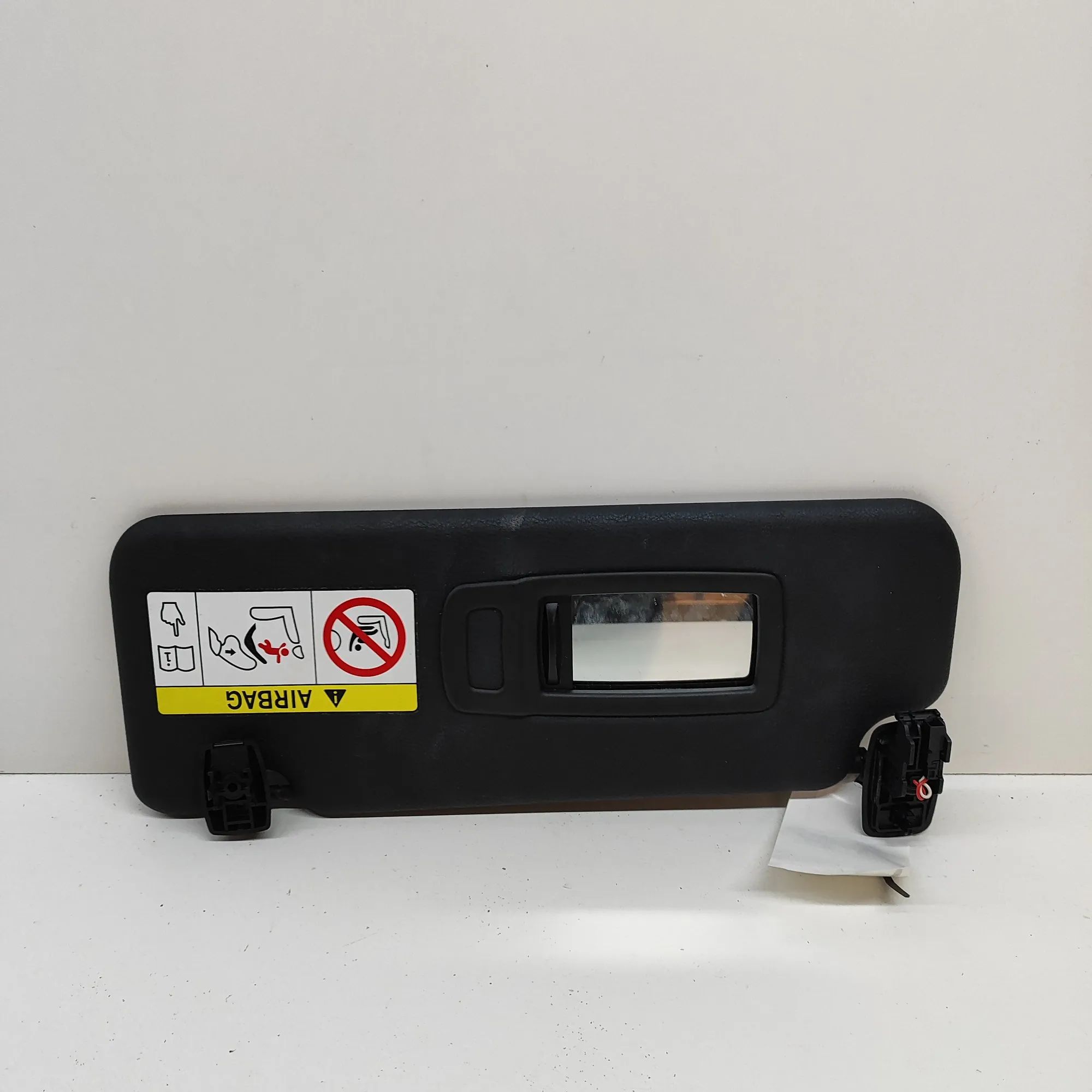 BMW 2 (F22 / F23) Left Side Sun Visor Left Side Sun Visor — BMW 2 SERIES (Gran Coupe ...