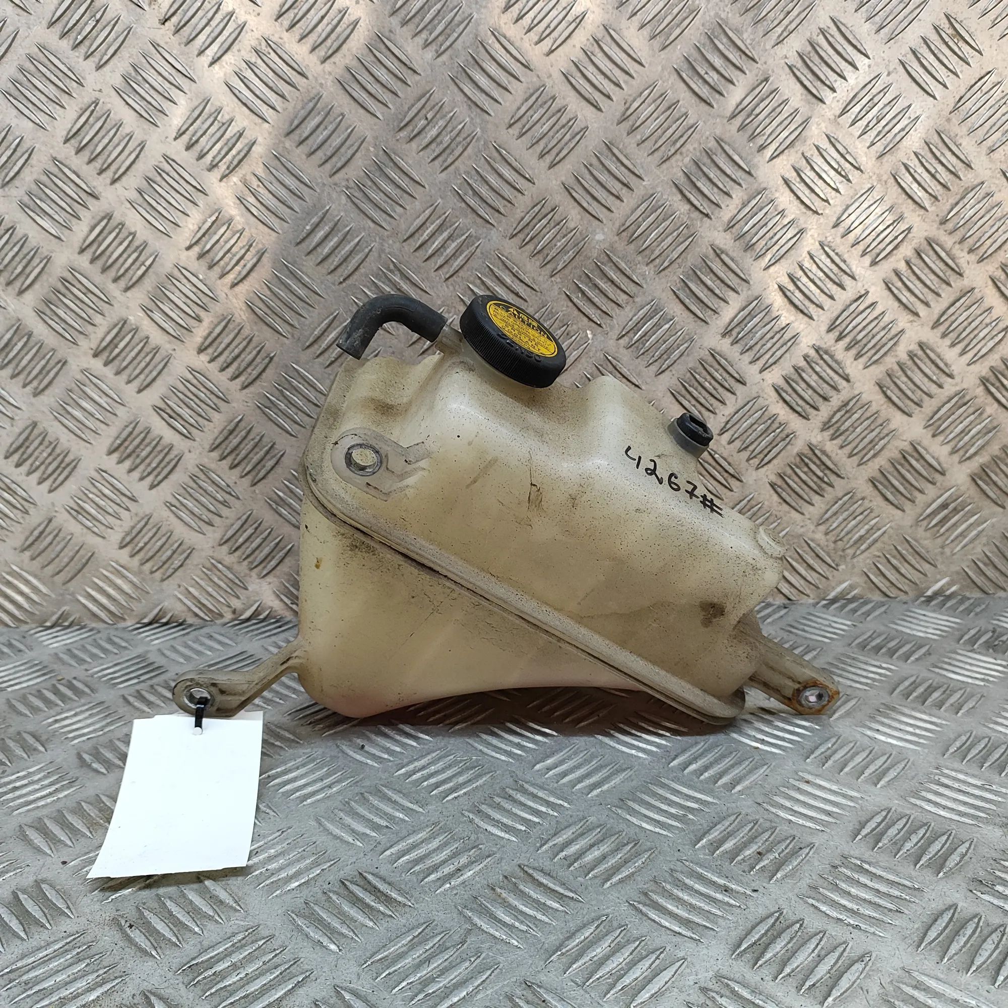 Toyota Land Cruiser 100 Expansion Tank Expansion tank — TOYOTA LAND CRUISER (120 _J12_...