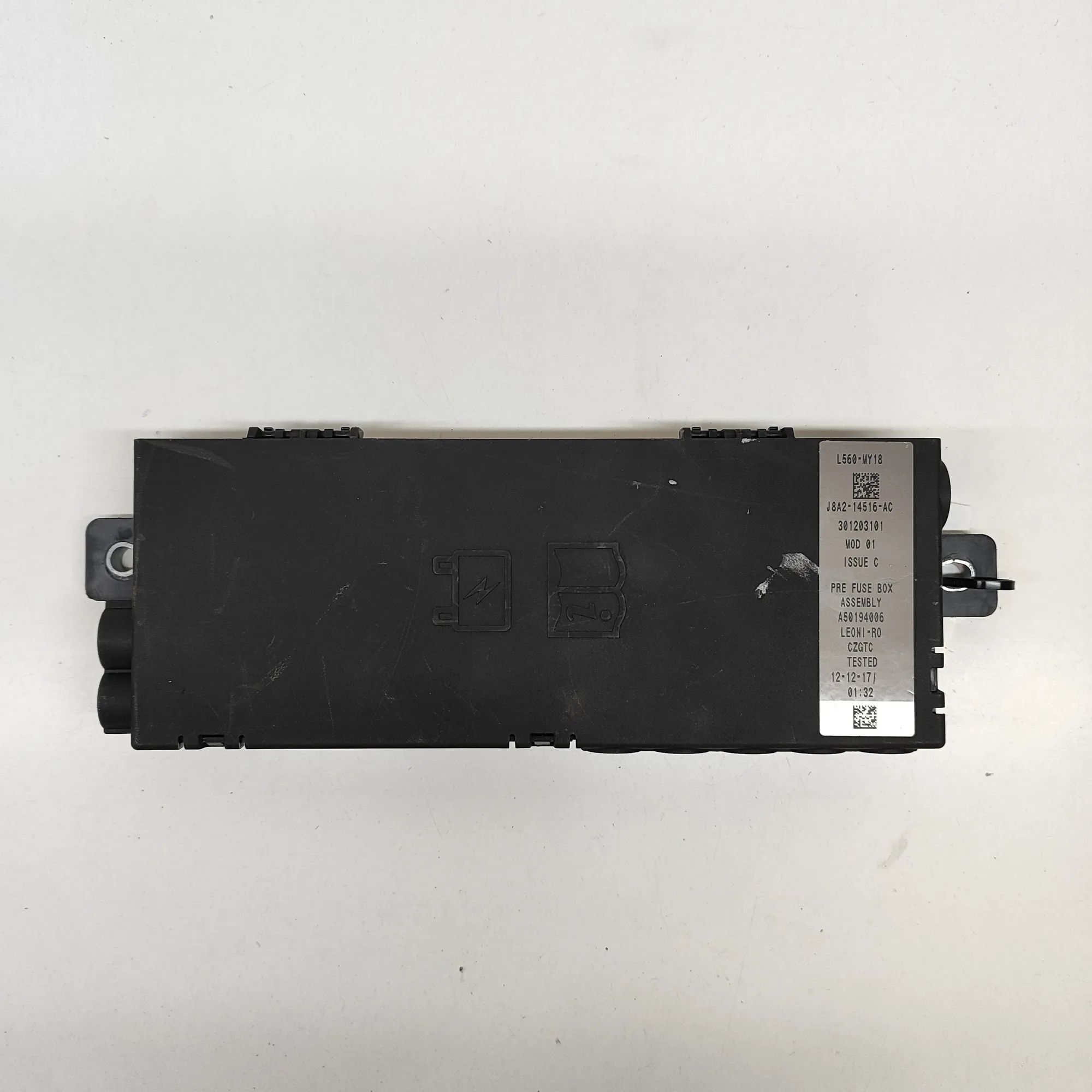 Land Rover Range Rover Velar Power Distribution Unit Power distribution unit — LAND ROVER RANGE ROVE...