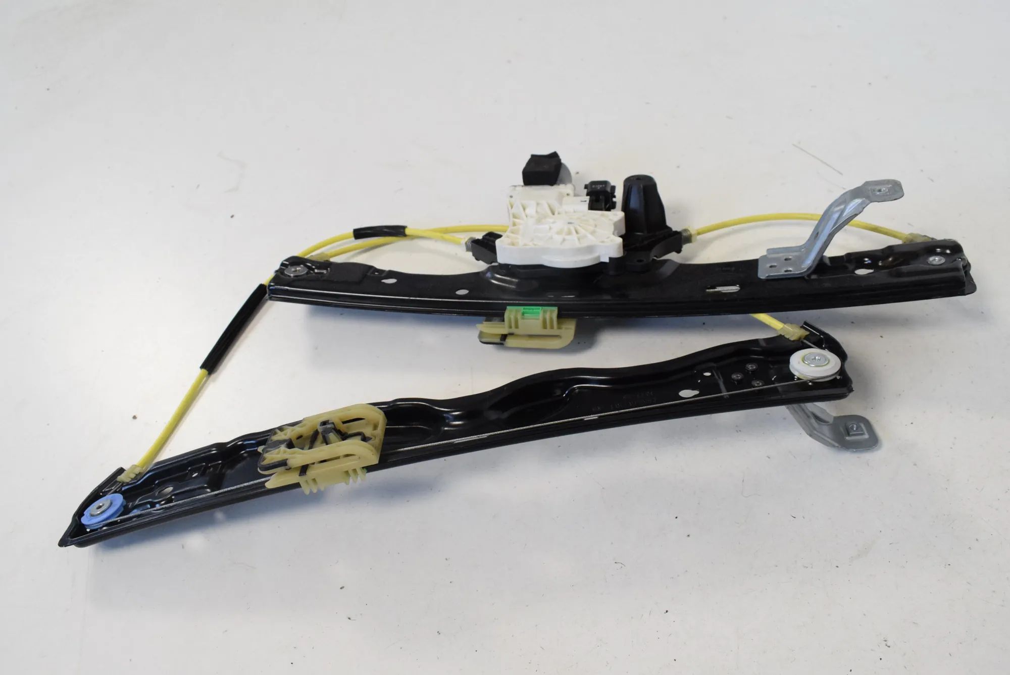 Land Rover Range Rover Velar Front Right Door Window Regulator Front Right Door Window Regulator — LAND ROVER ...