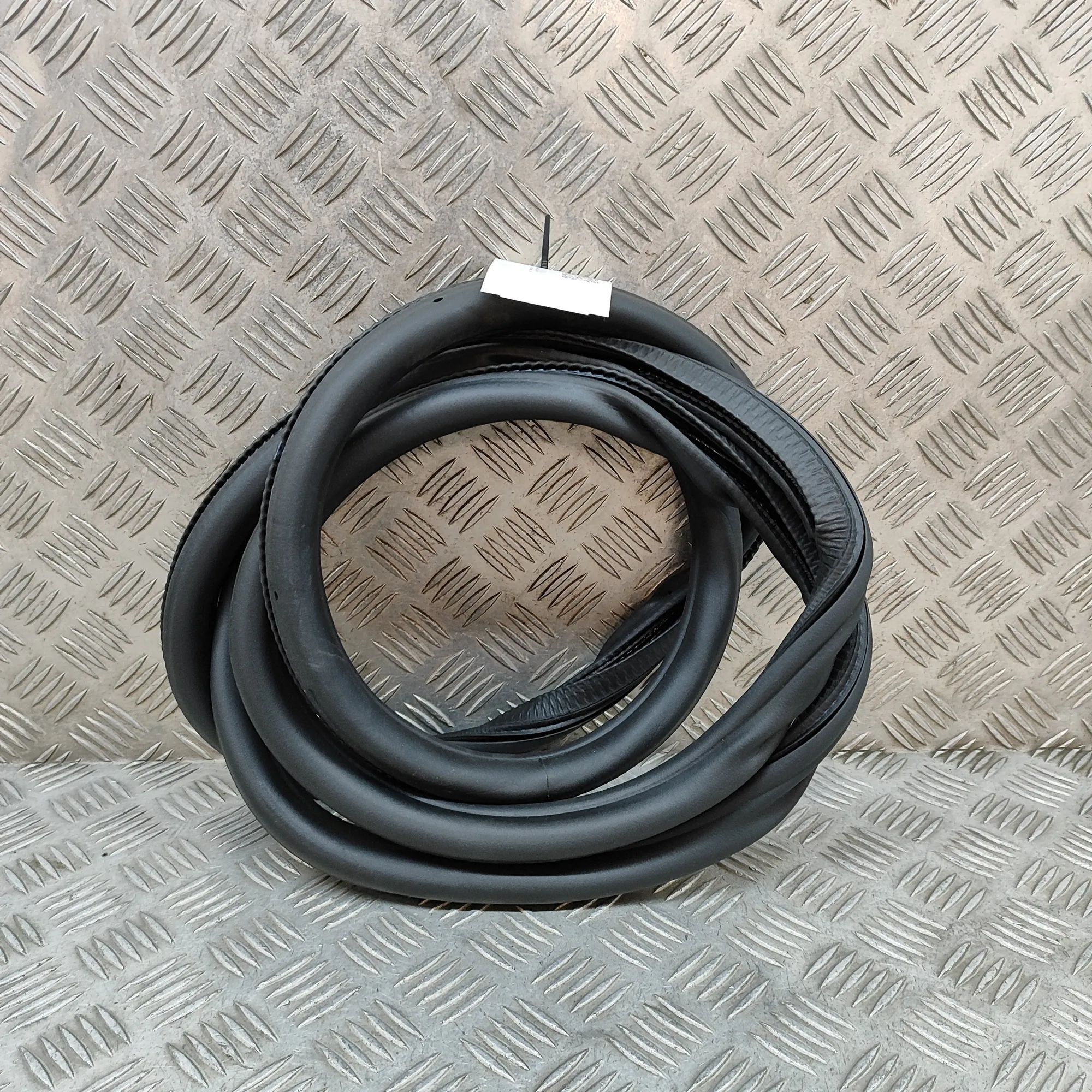 Porsche Panamera Door rubber seal — rear right