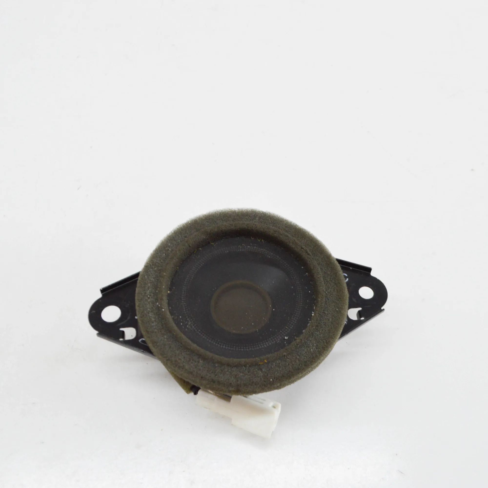 Toyota Land Cruiser 150 Rear Left Door Speaker Rear Left Door Speaker — TOYOTA LAND CRUISER (_...