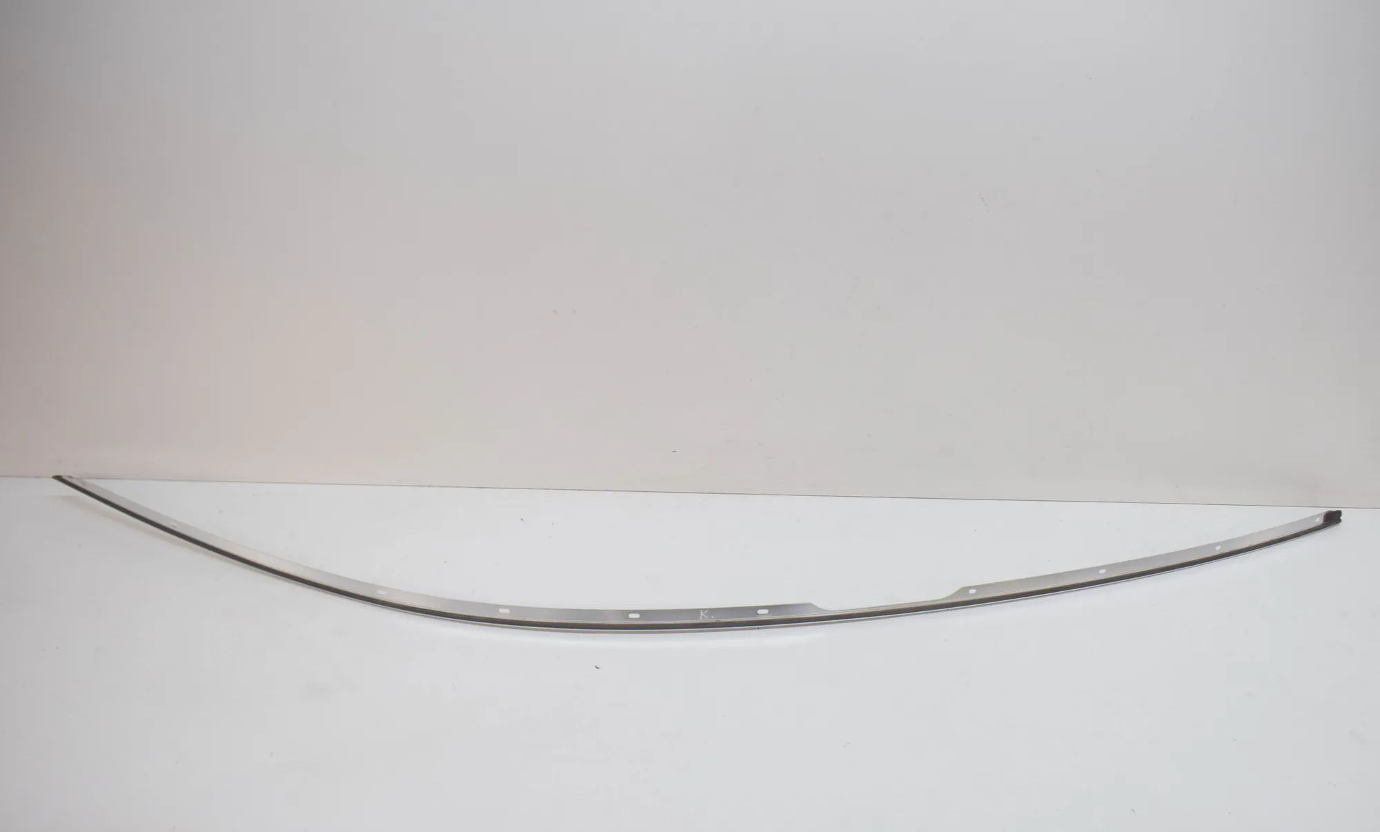 Maserati Quattroporte Left Side Roof Strip Trim Left Side Roof Strip Trim — MASERATI QUATTROPOR...