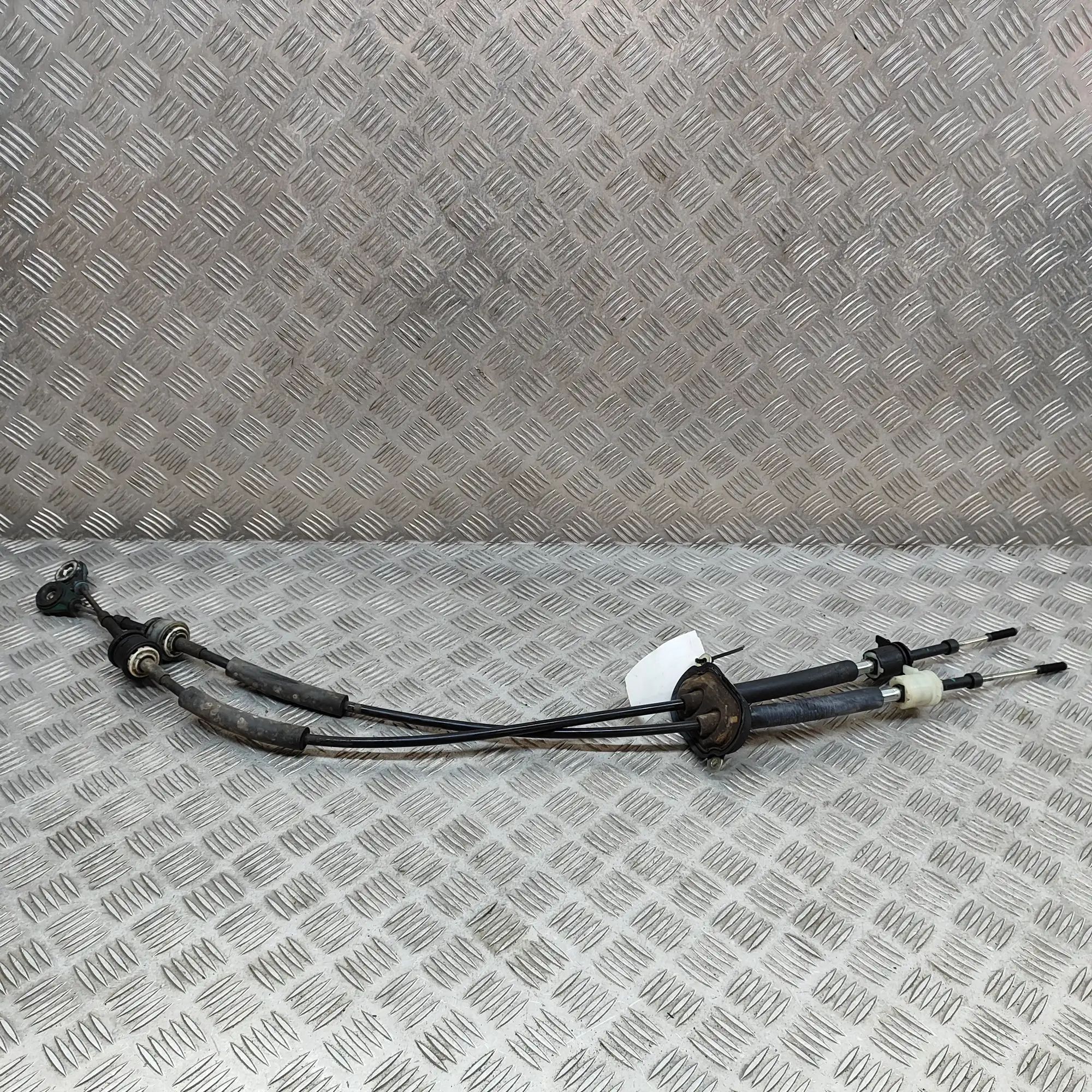 Opel Mokka (A) Gear selector cables