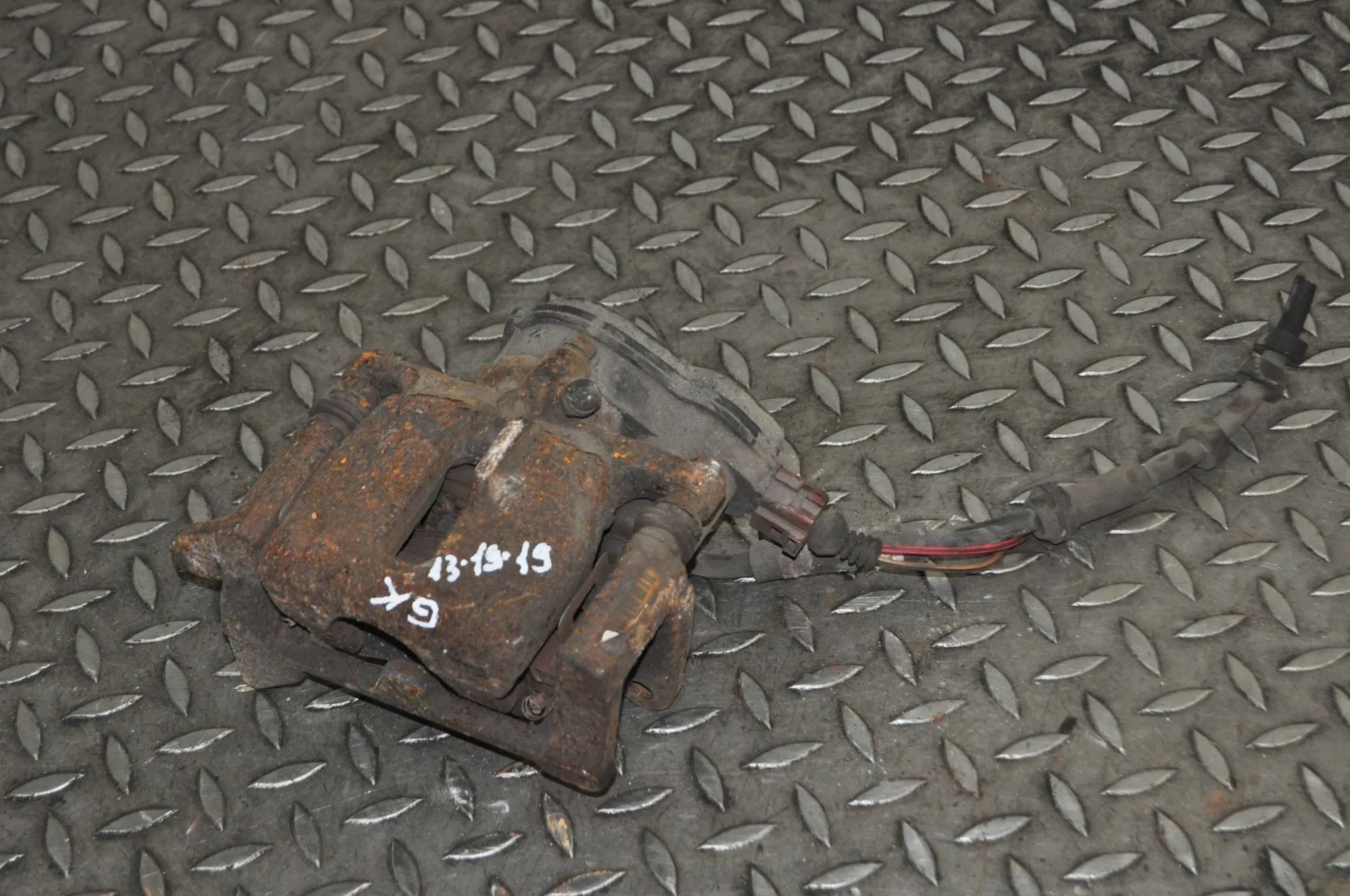 Audi A5 (B8) Brake caliper — rear left Brake caliper — rear left — AUDI A5 (Sportback ...
