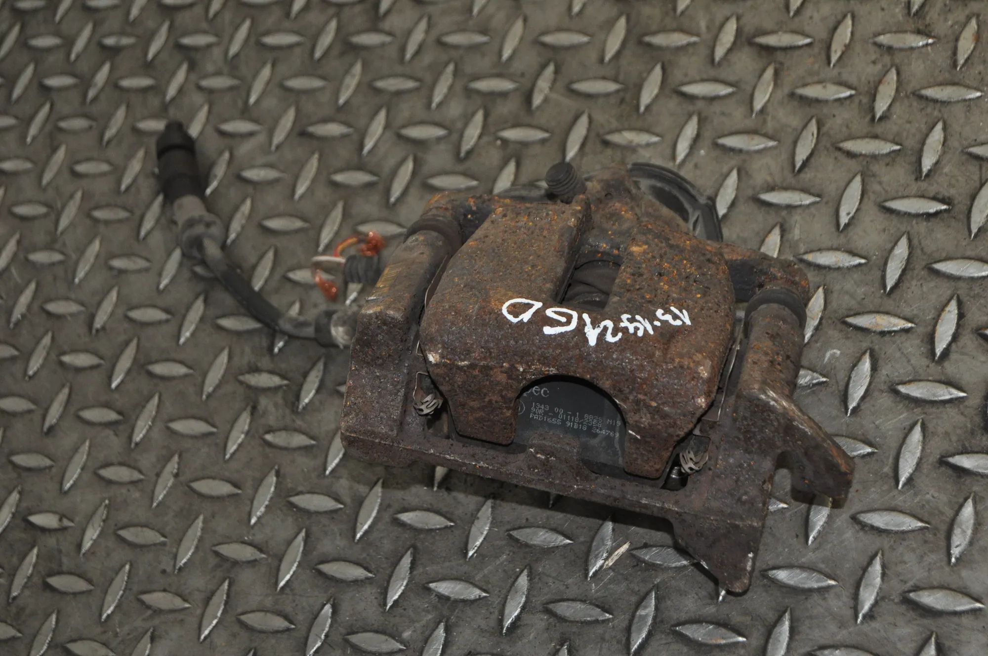 Audi A5 (B8) Brake caliper — rear right Brake caliper — rear right — AUDI A5 (Sportback...