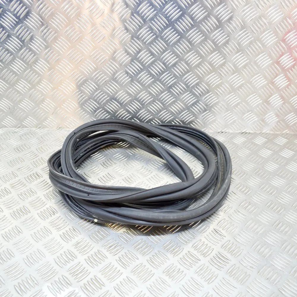 Maserati Ghibli Tailgate rubber seal Tailgate rubber seal — MASERATI GHIBLI (M157) (...