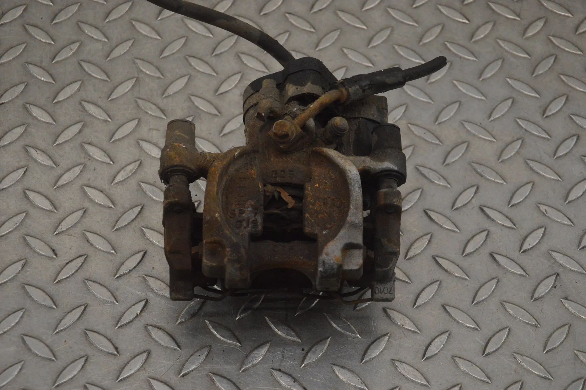 Volkswagen Golf 7 Brake caliper — rear left Brake caliper — rear left — VW GOLF (VII 5G1, B...