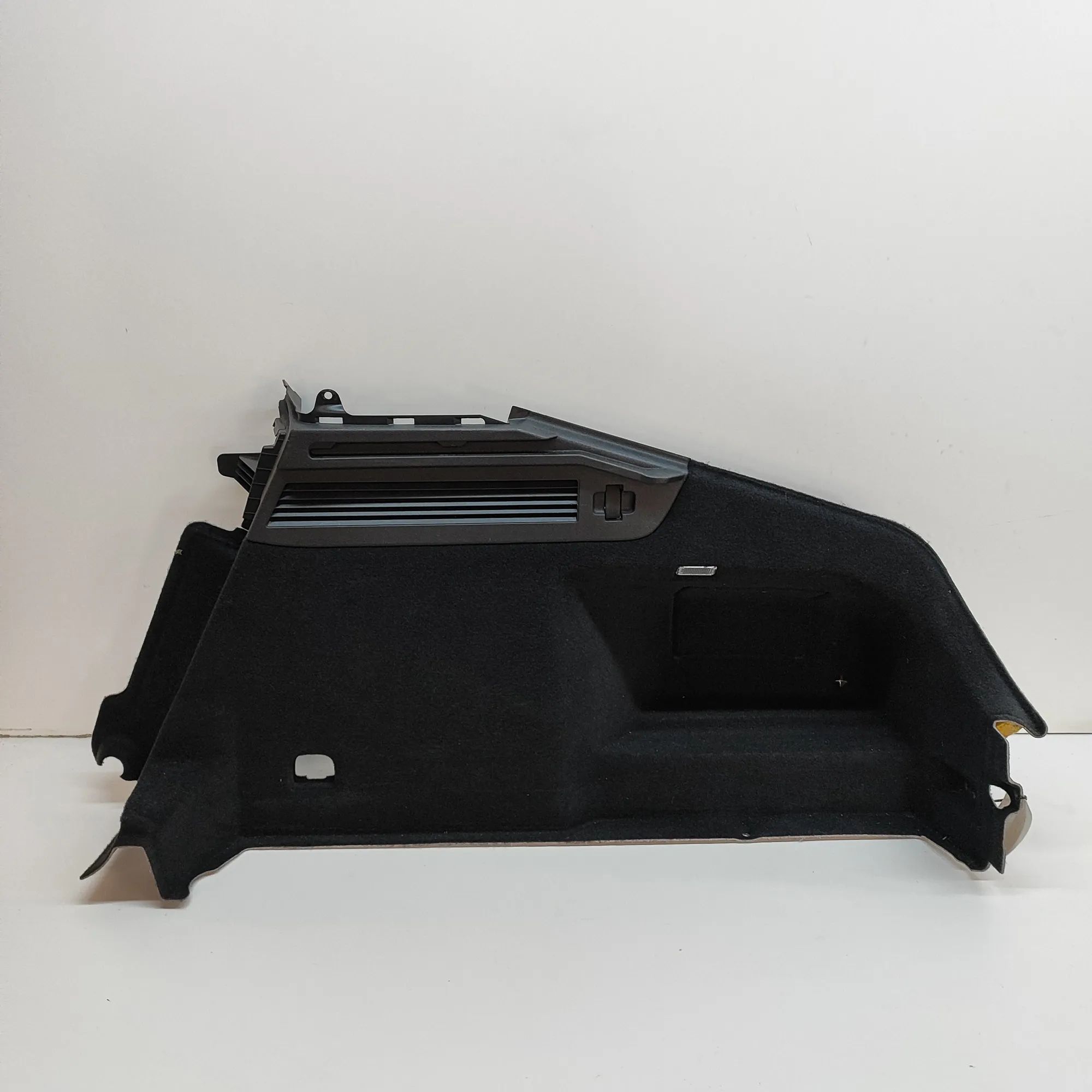 Volkswagen Arteon Right Side Trunk Trim Right Side Trunk Trim — VW ARTEON (3H7) (2017-....