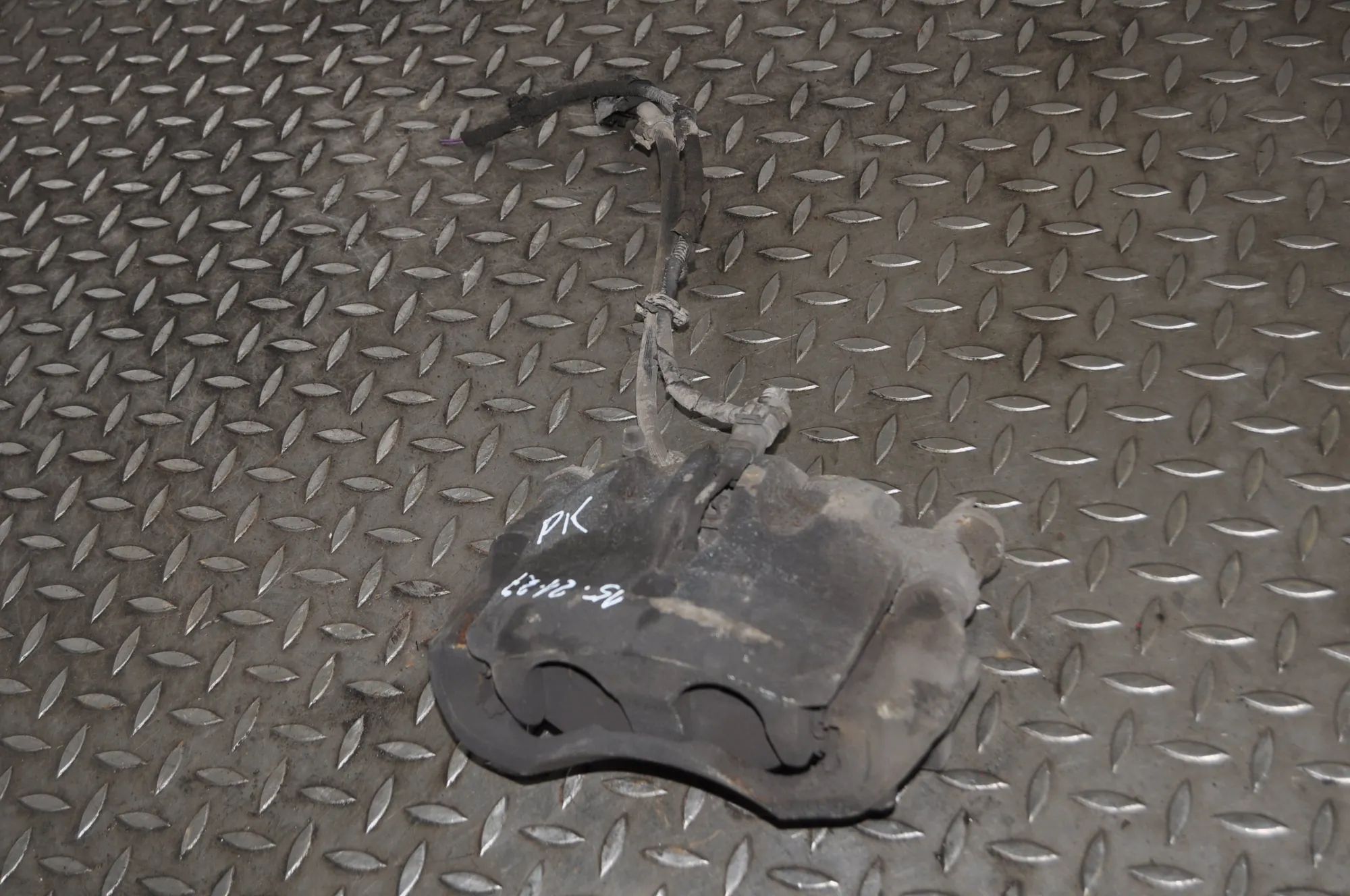 Iveco Daily Brake caliper — front left Brake caliper — front left — IVECO DAILY (VI Fl...