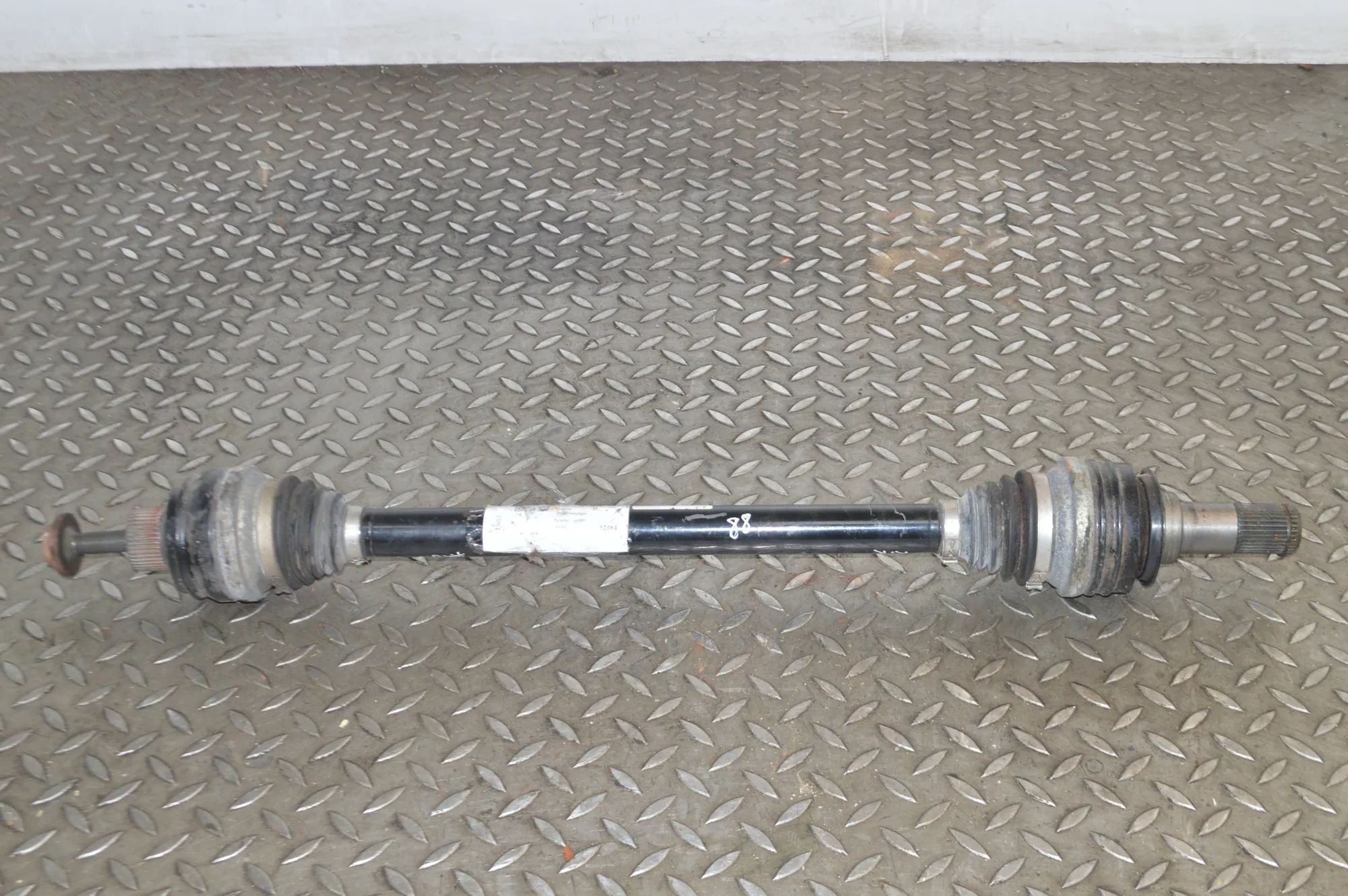 Porsche Macan Rear Left Driveshaft Rear Left Driveshaft — PORSCHE MACAN (95B) (201...