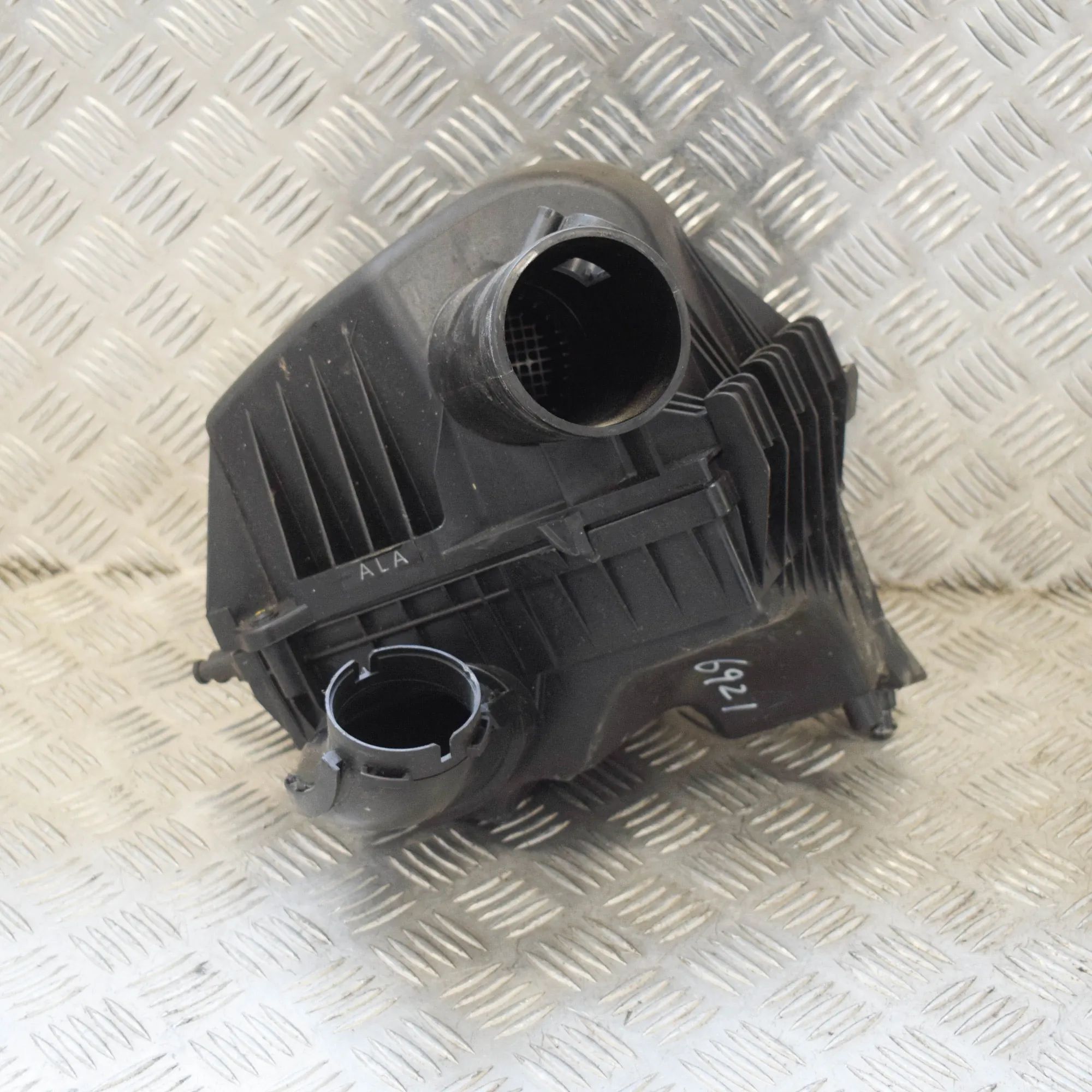 Opel Mokka (A) Air filter box