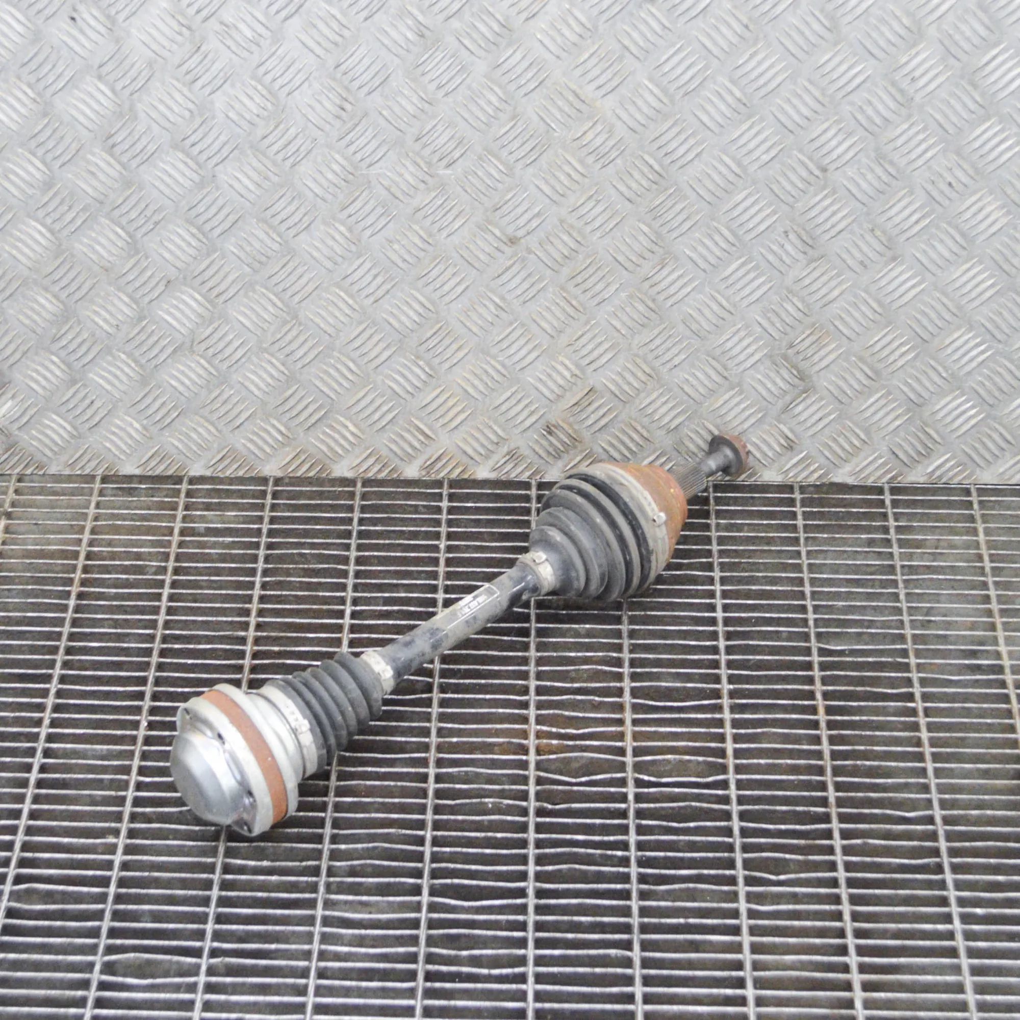 Audi Q3 (8U) Front Left Driveshaft Front Left Driveshaft — AUDI Q3 (8U) (2011-2018...