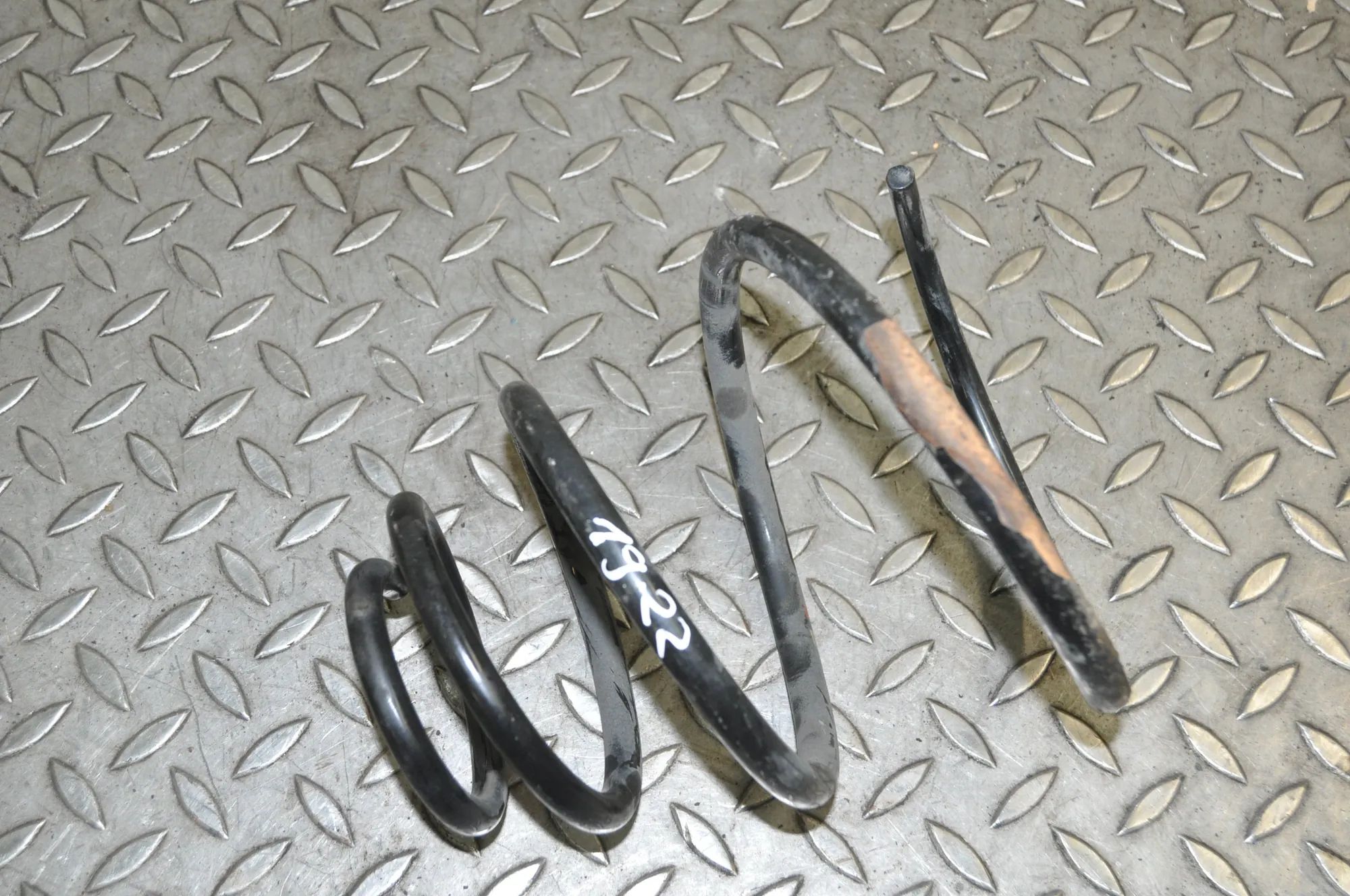 Porsche 911 (991) Coil spring — front left