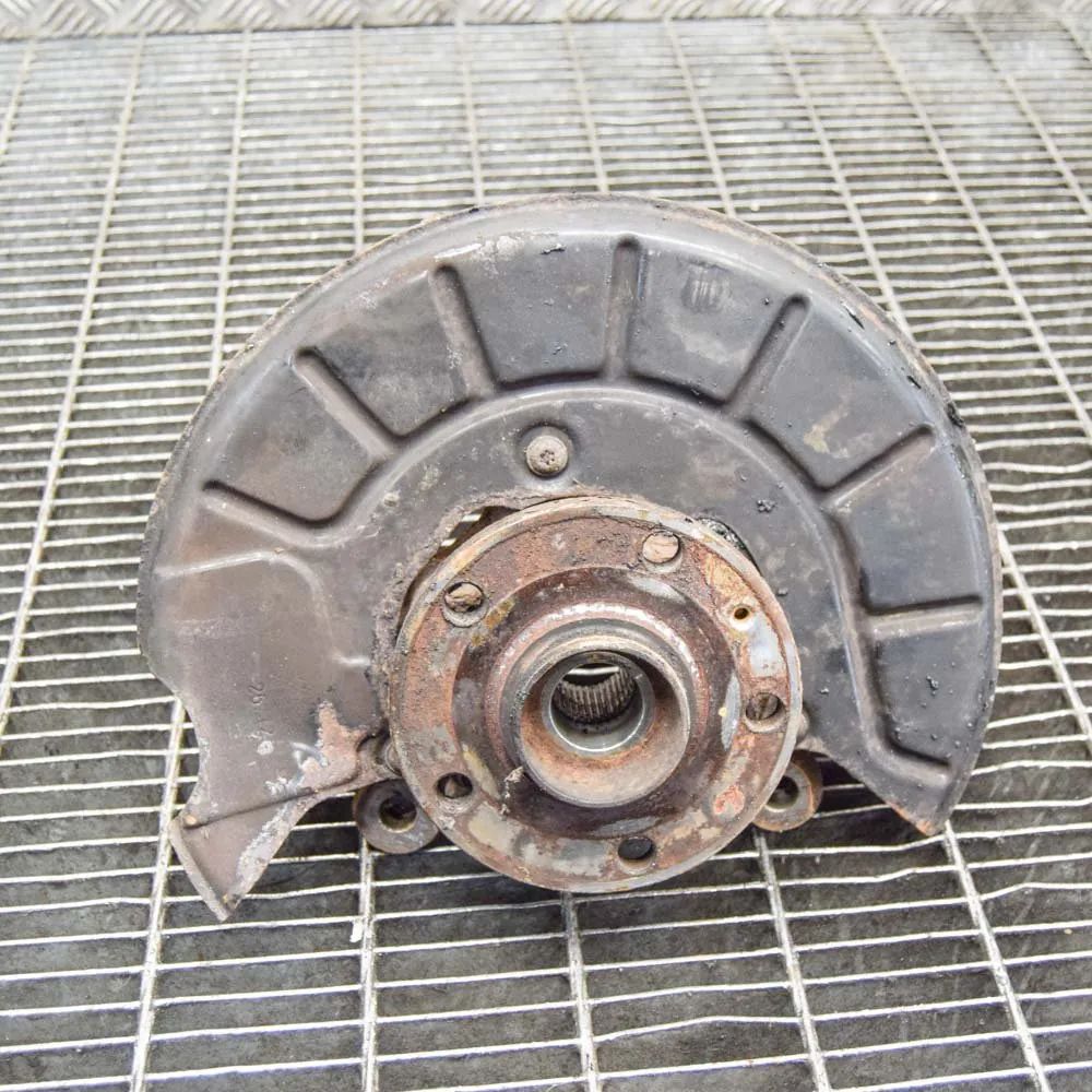 Audi Q3 (8U) Front Right Wheel Hub Front Right Wheel Hub — AUDI Q3 (8U) (2011-2018...