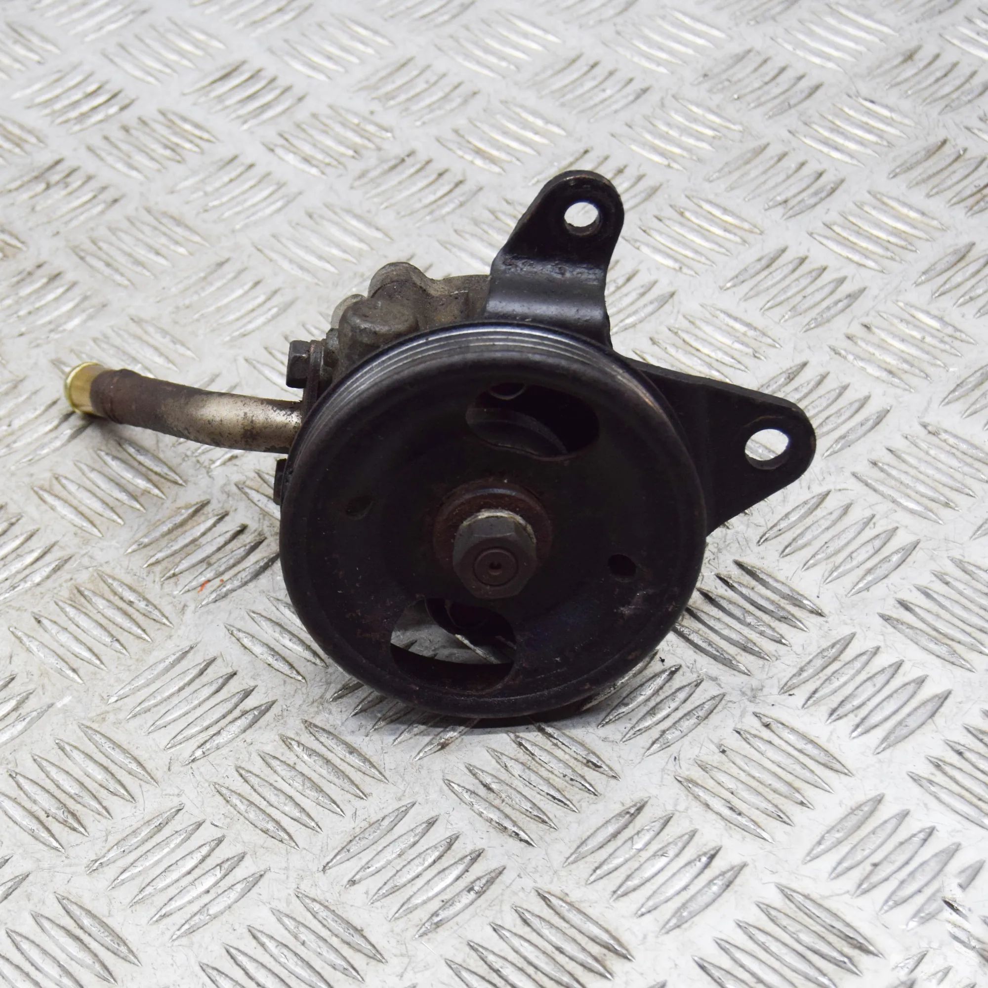 Nissan Pick Up / Navara / NP300 (D22) Power-steering pump Power-steering pump — NISSAN NP300 (NAVARA D40)...