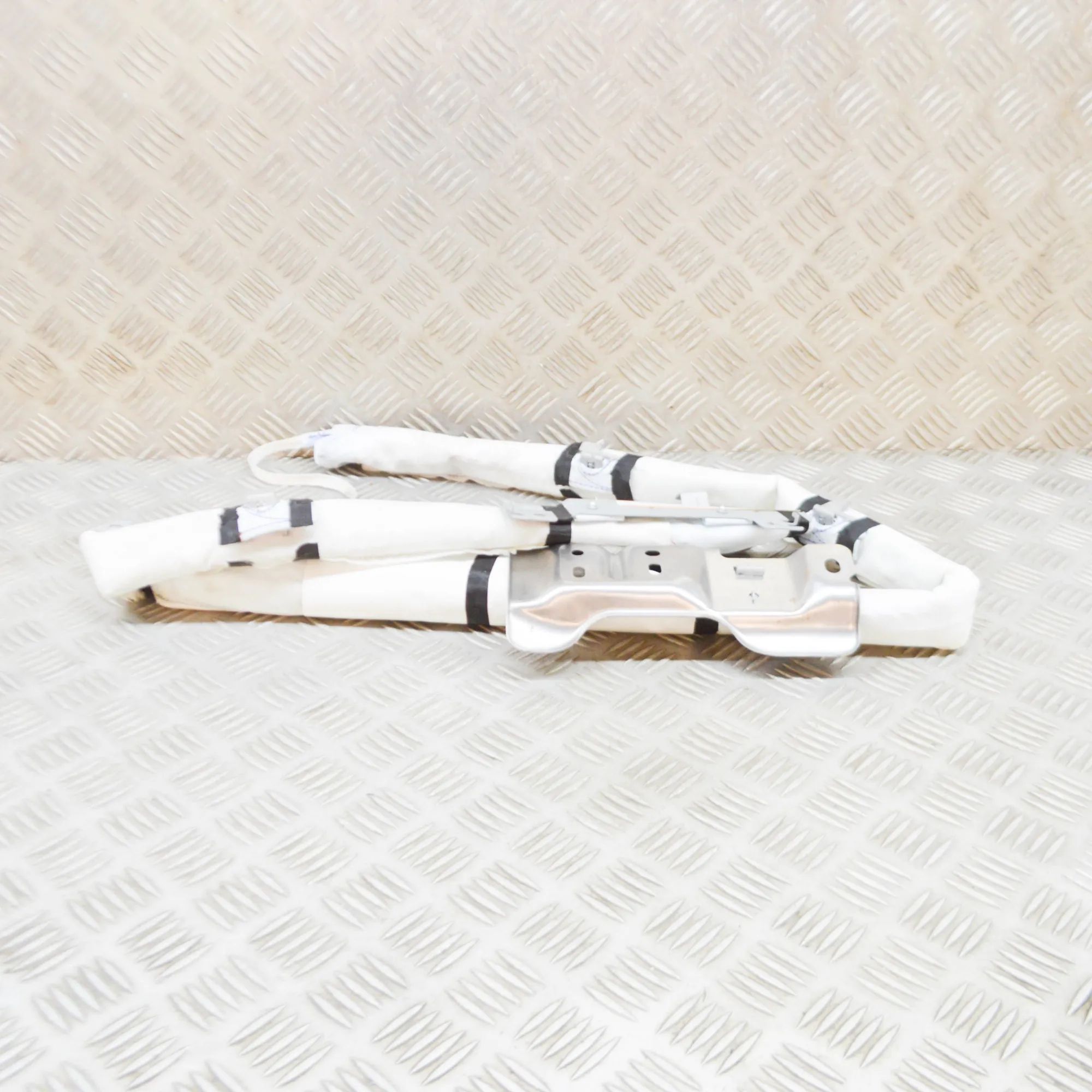 Nissan Leaf Right Side Roof Safety Curtain SRS Right Side Roof Safety Curtain SRS — NISSAN LEA...