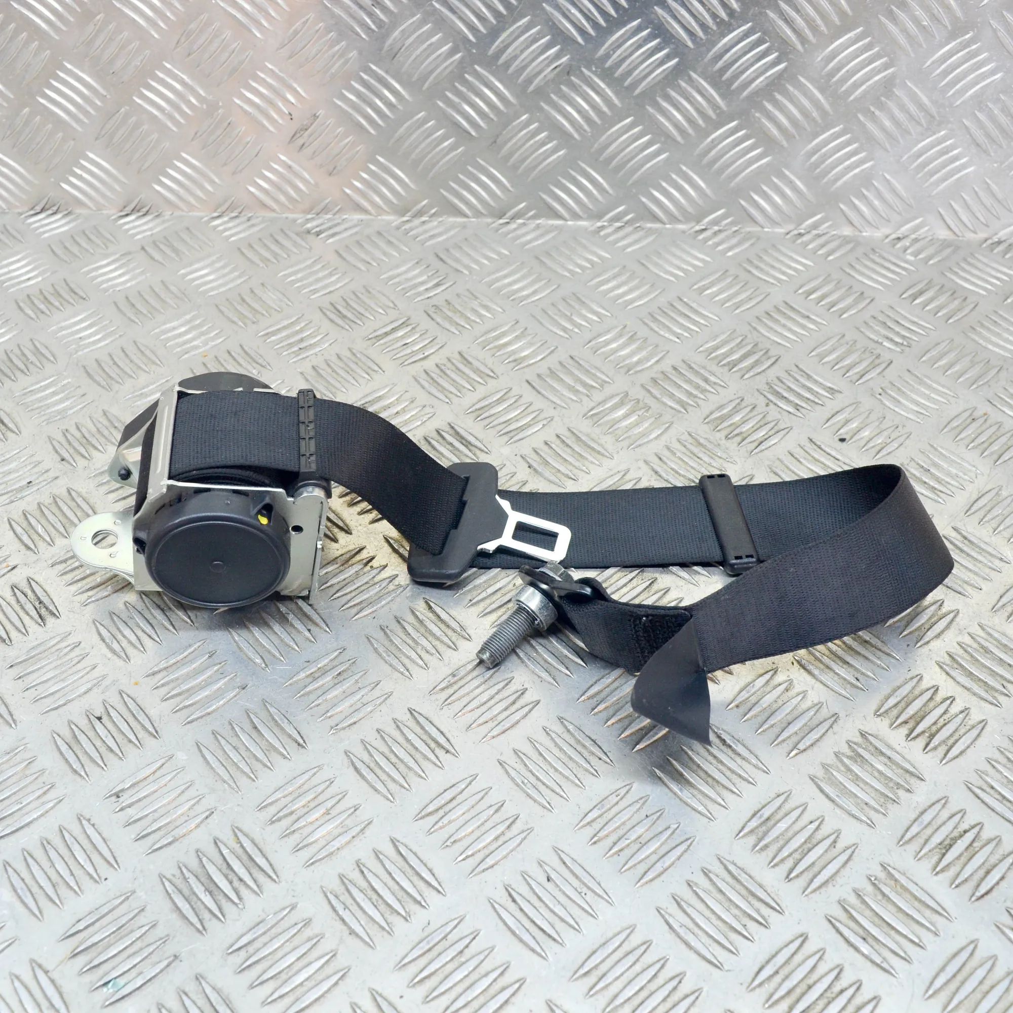 Maserati Ghibli Rear Right Seatbelt Rear Right Seatbelt — MASERATI GHIBLI (M157) (2...