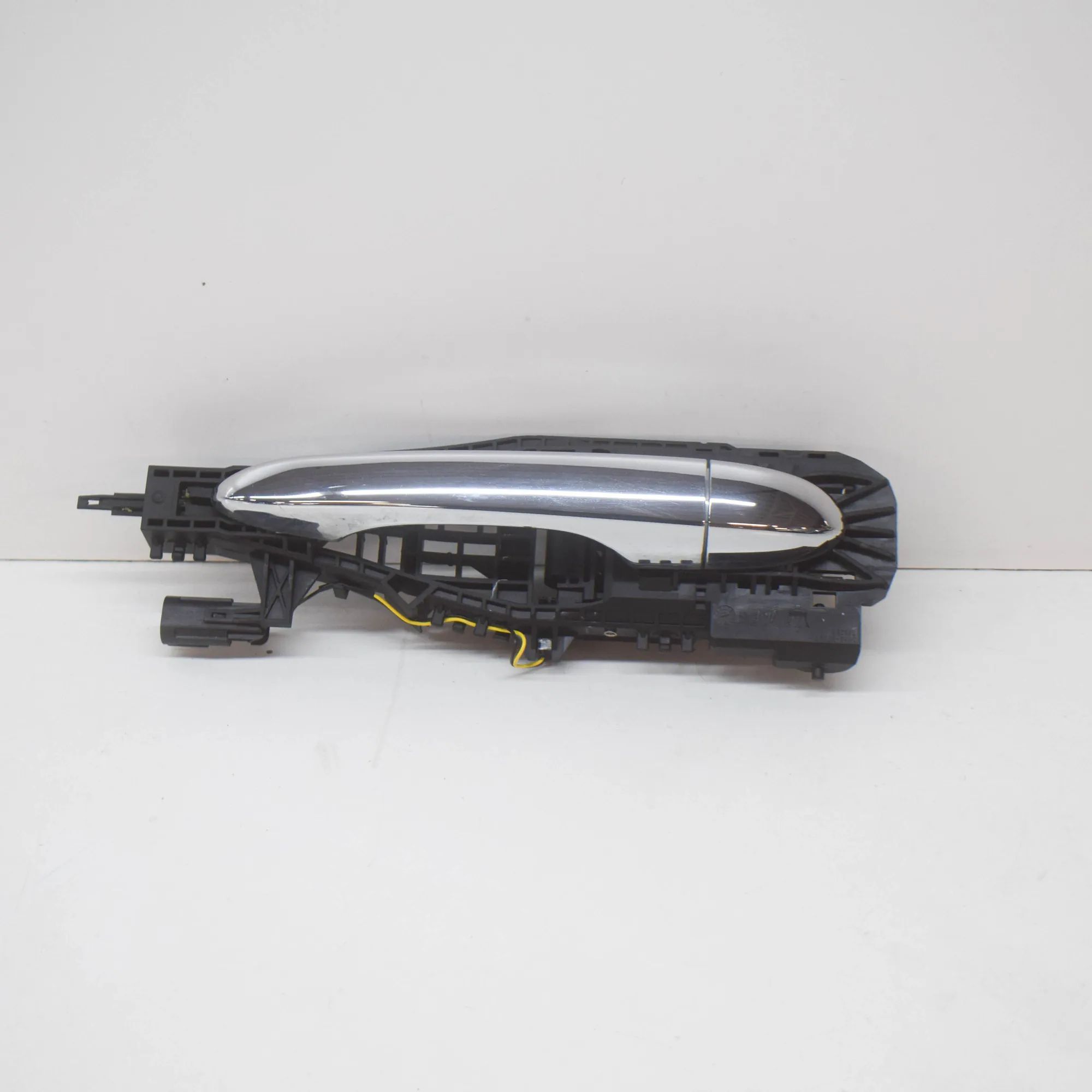 Maserati Quattroporte Exterior door handle — rear left Exterior door handle — rear left — MASERATI QUA...