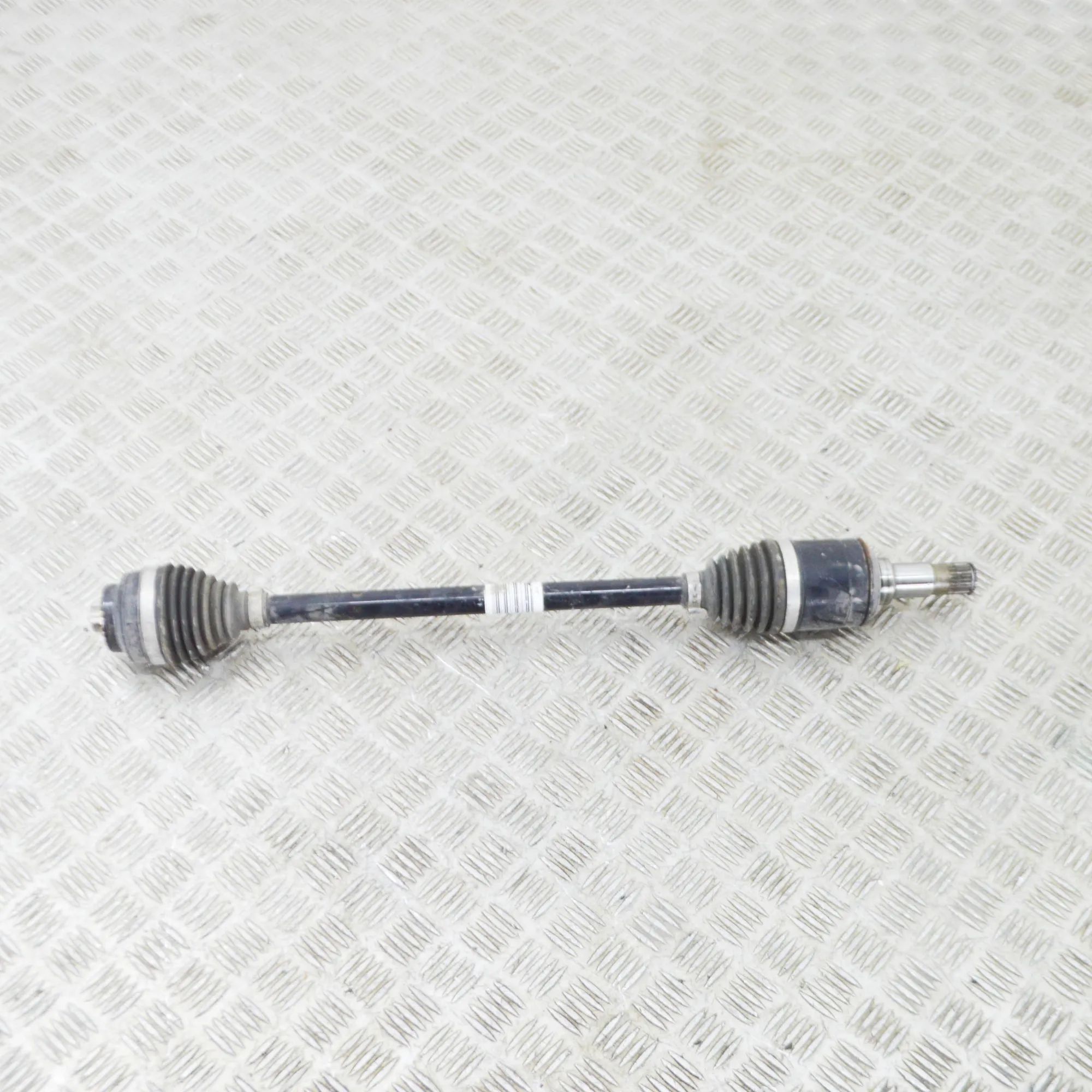 BMW 2 (F22 / F23) Rear Right Driveshaft Rear Right Driveshaft — BMW 2 SERIES (Active To...