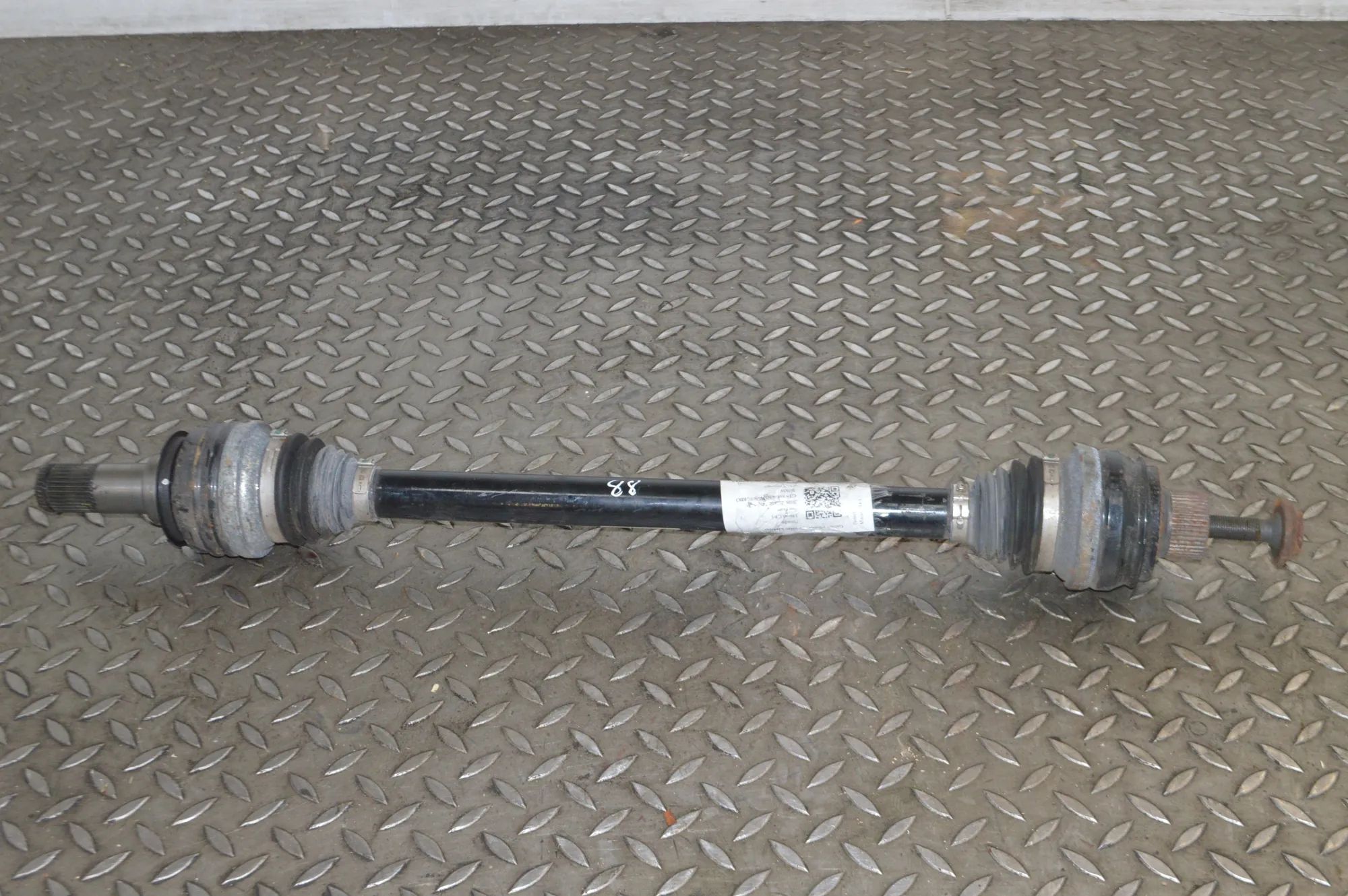 Porsche Macan Rear Left Driveshaft Rear Left Driveshaft — PORSCHE MACAN (95B) (201...
