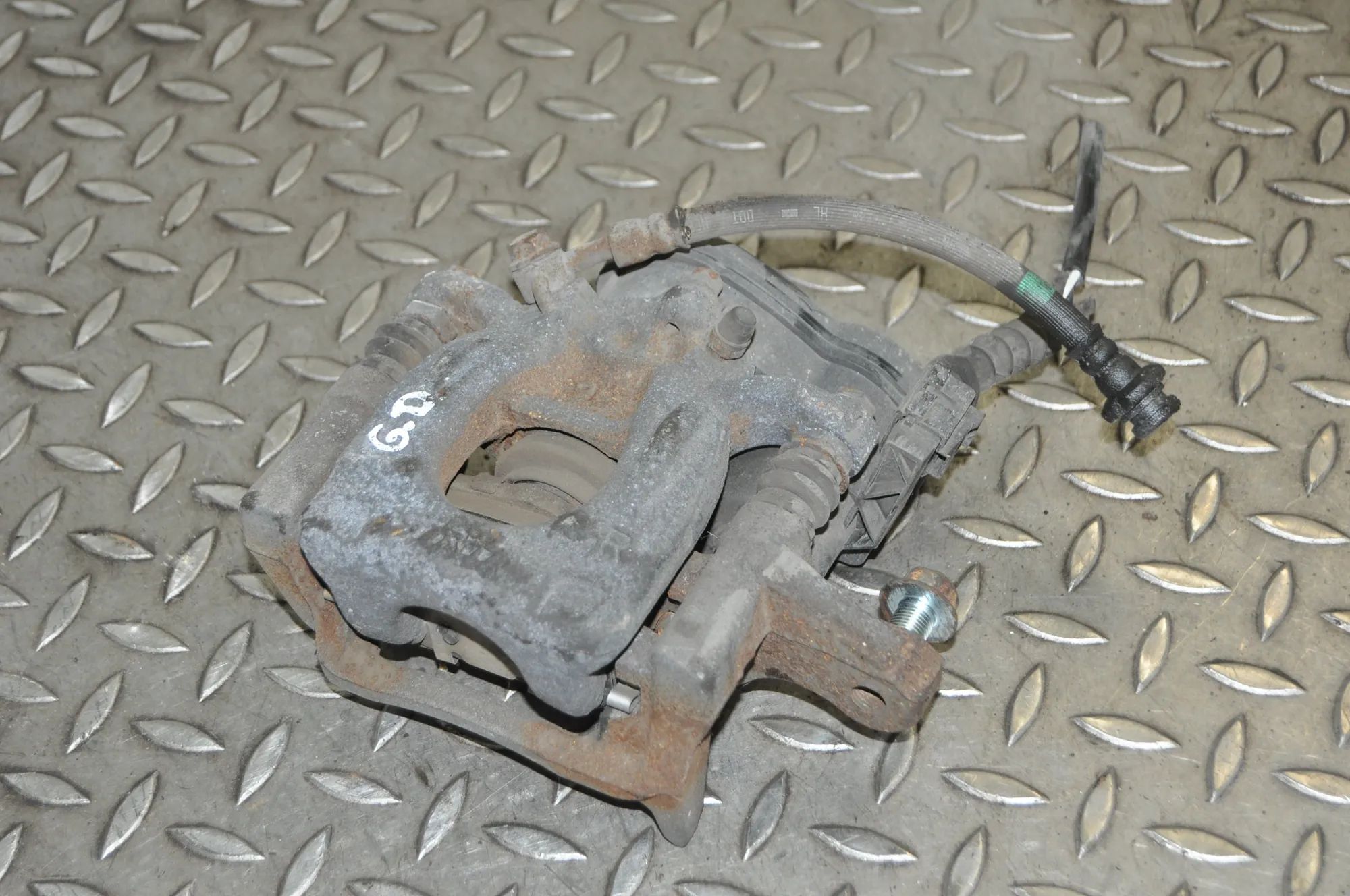 Nissan Qashqai (J11) Brake caliper — rear right Brake caliper — rear right — NISSAN QASHQAI (II...