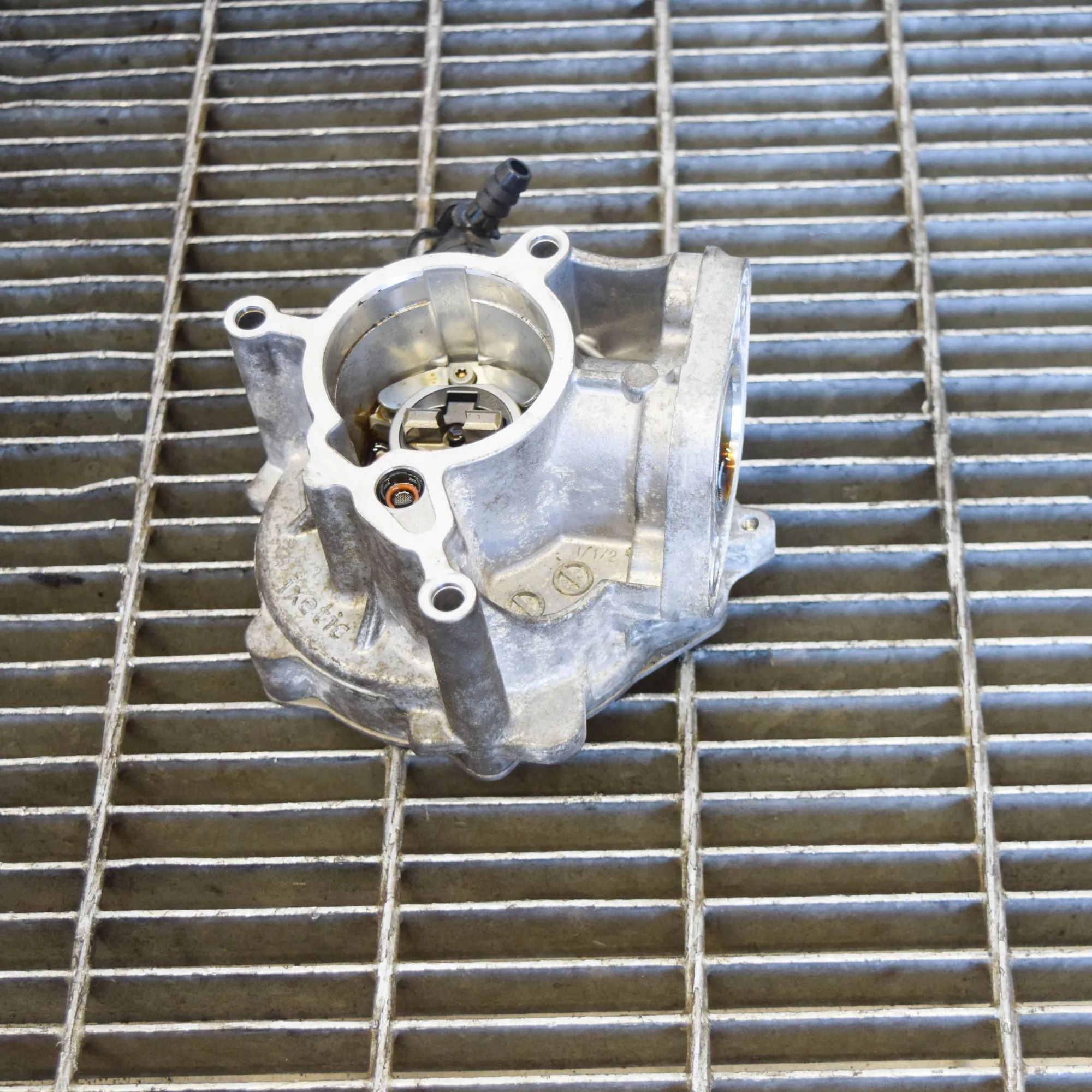 Audi A5 (B8) Вакуум насос Vacuum Pump — AUDI A5 (Sportback 8TA) (2009-201...
