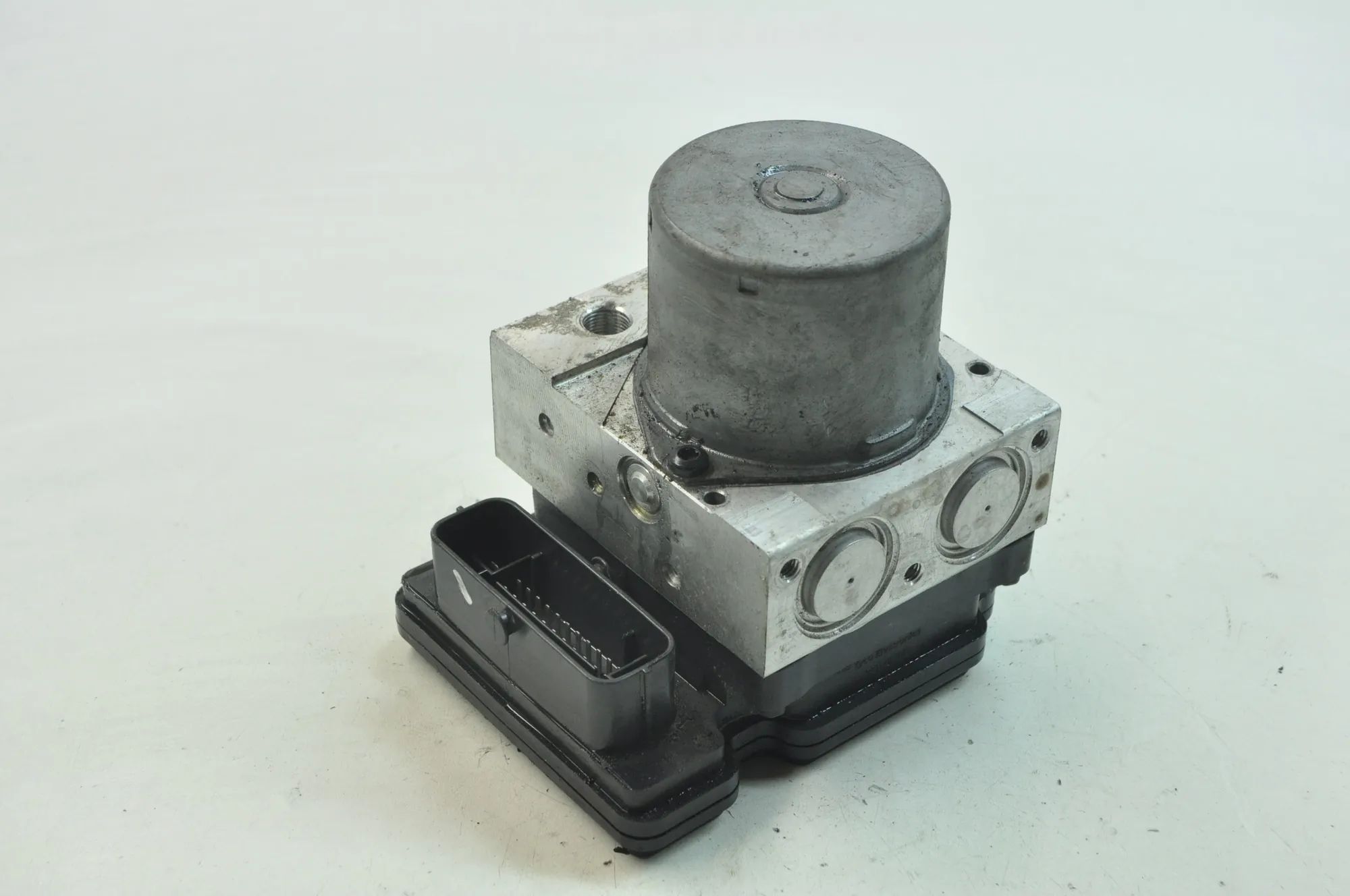 Hyundai i30 ABS hydraulic pump ABS Pump — HYUNDAI I30 (GD) (2011-...) — 58920-...