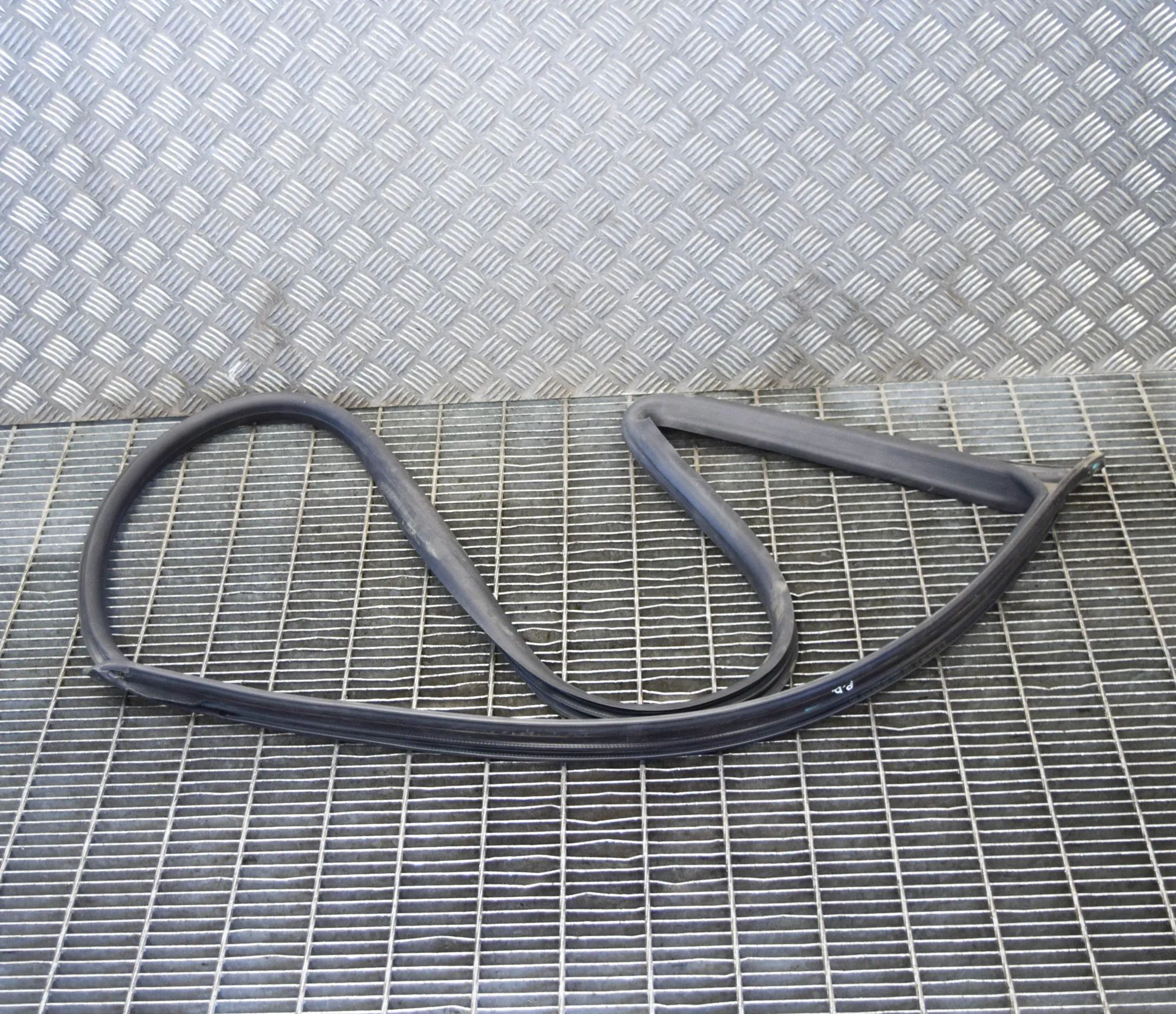 Maserati Ghibli Door rubber seal — front right Door rubber seal — front right — MASERATI GHIBL...