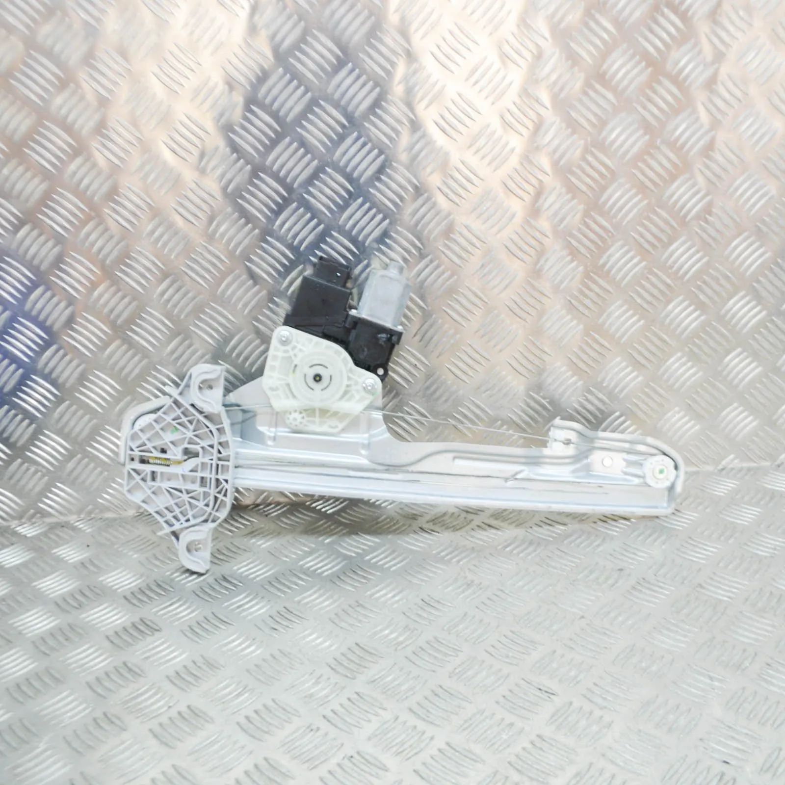 Hyundai Kona Front Right Door Window Regulator Front Right Door Window Regulator — HYUNDAI KON...