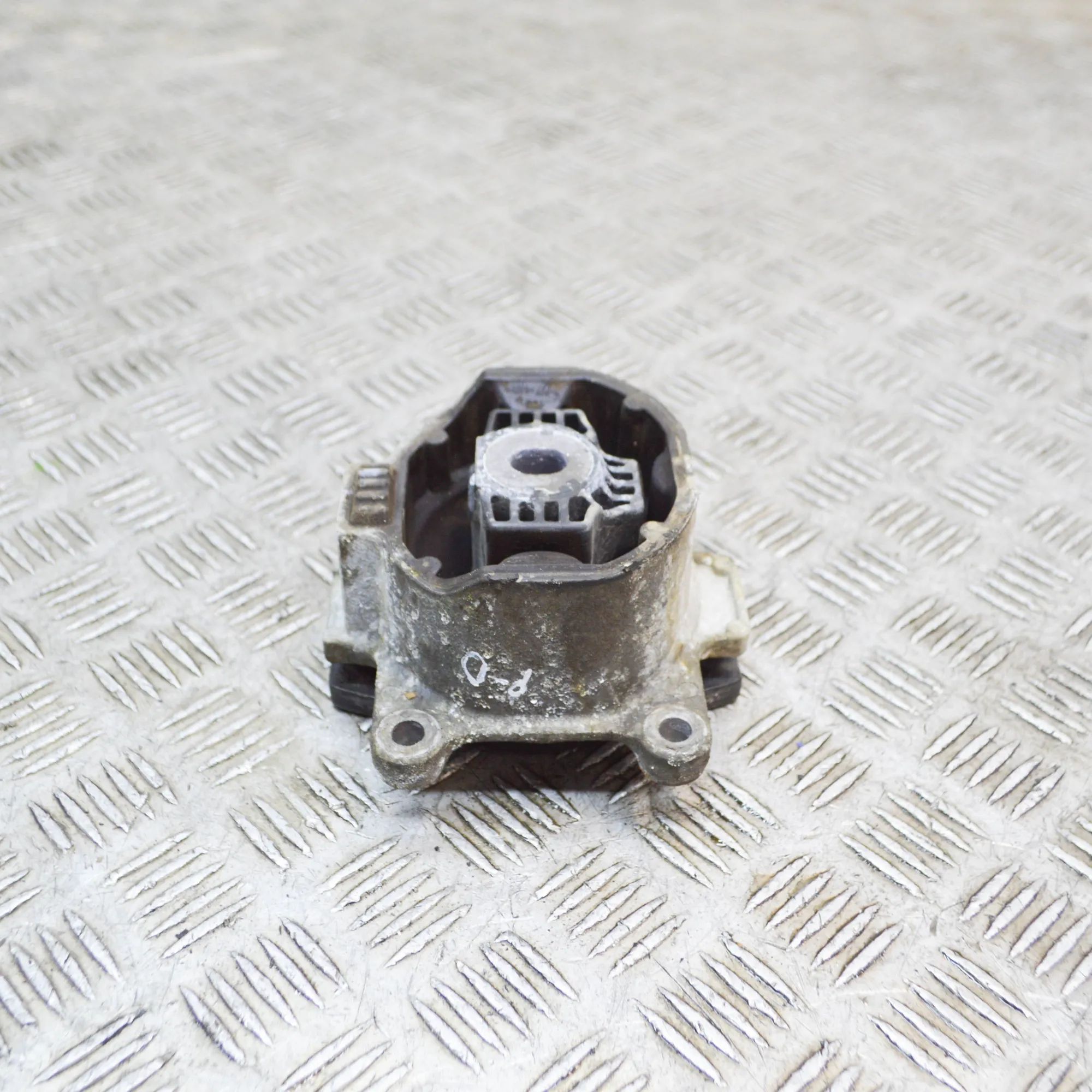 Jaguar I-Pace Right Side Engine Mount