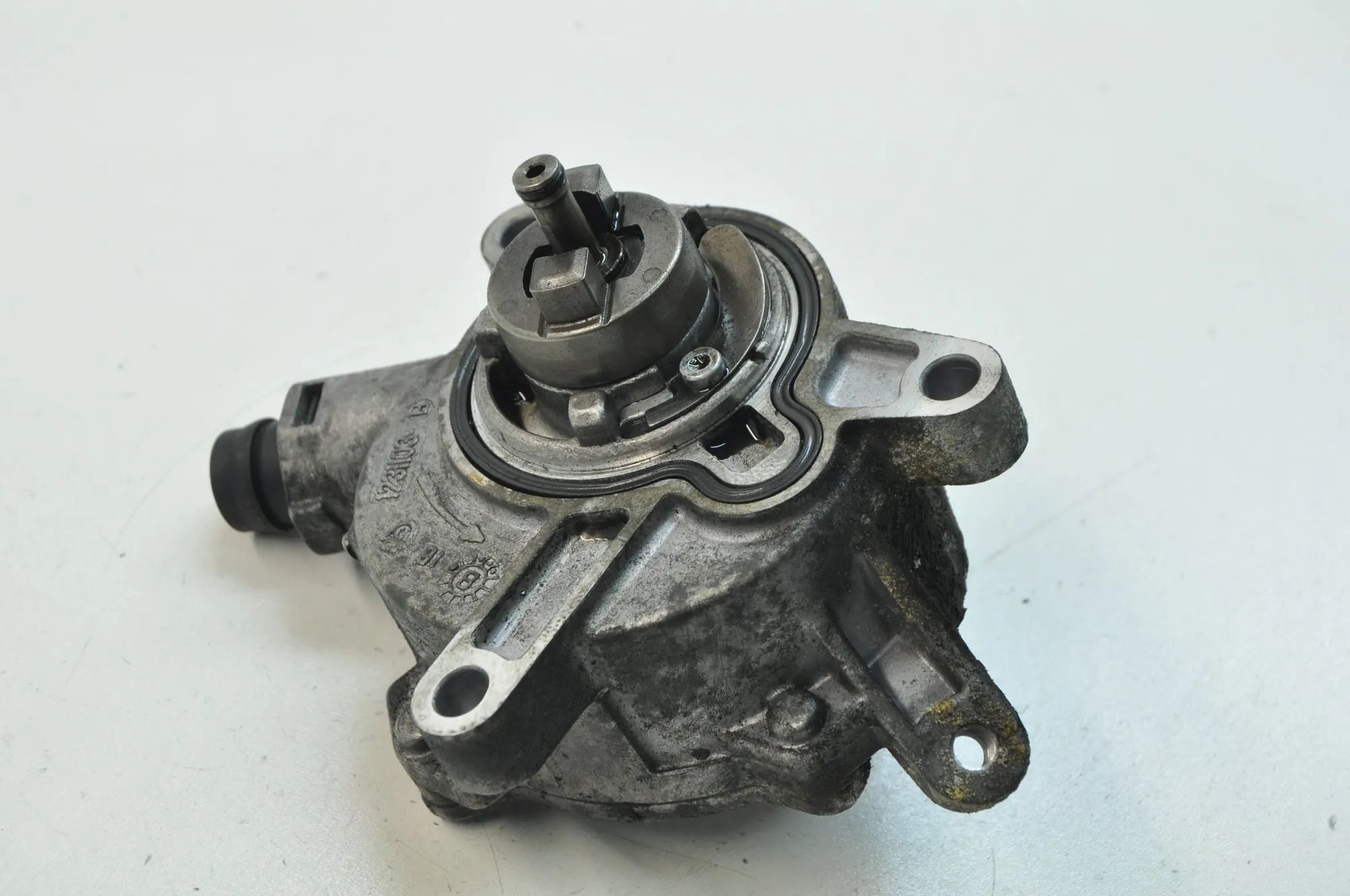 Volvo XC60 Vacuum pump Vacuum Pump — VOLVO XC60 (2008-2017) — 31219463...