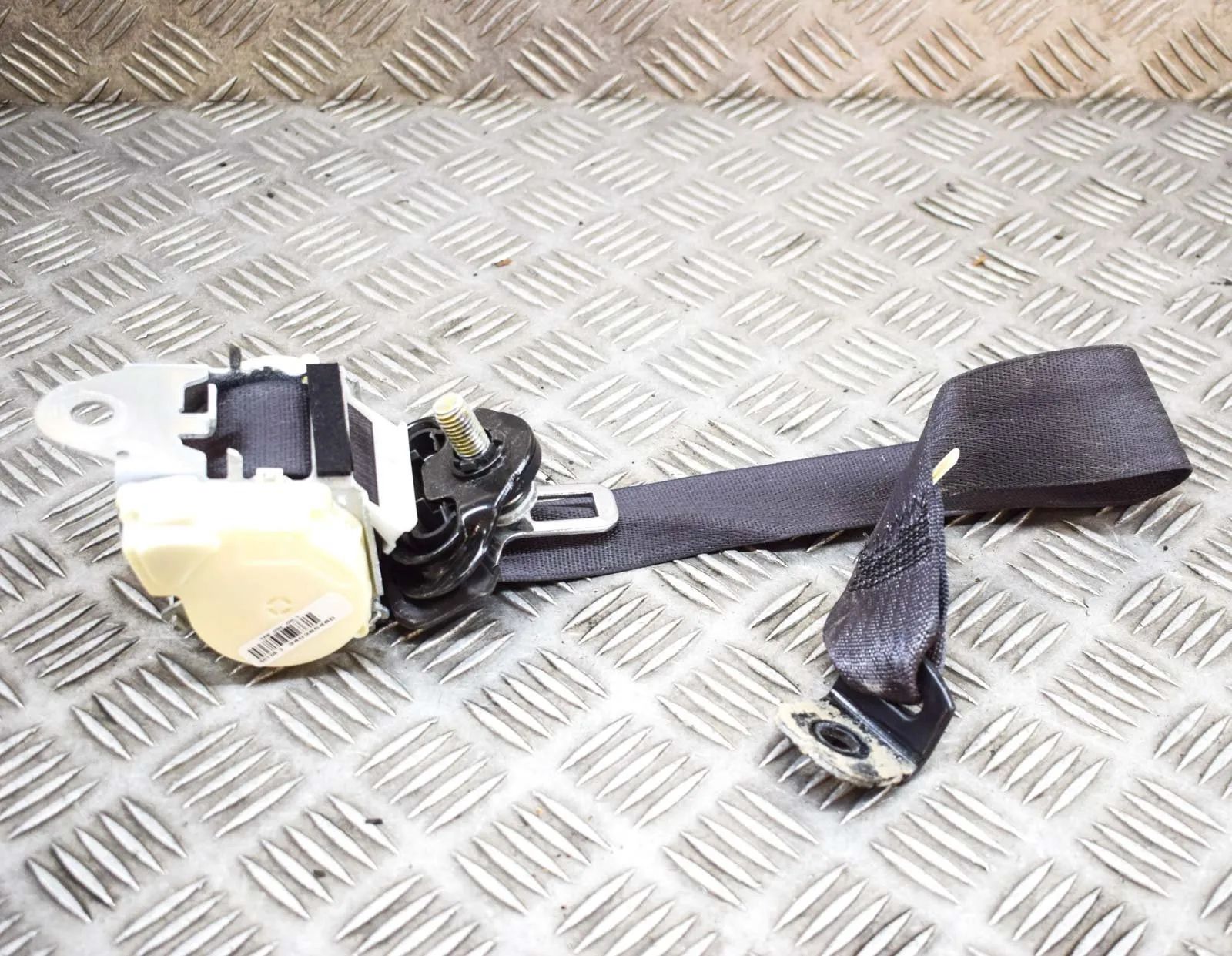 Chevrolet Camaro Rear Left Seatbelt Rear Left Seatbelt — CHEVROLET CAMARO (2009-201...