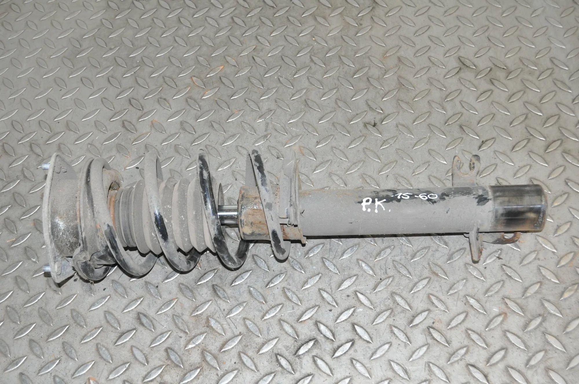 Mini Countryman, Paceman (R60 / R61) Shock absorber — front left Shock absorber — front left — MINI COUNTRYMAN (...