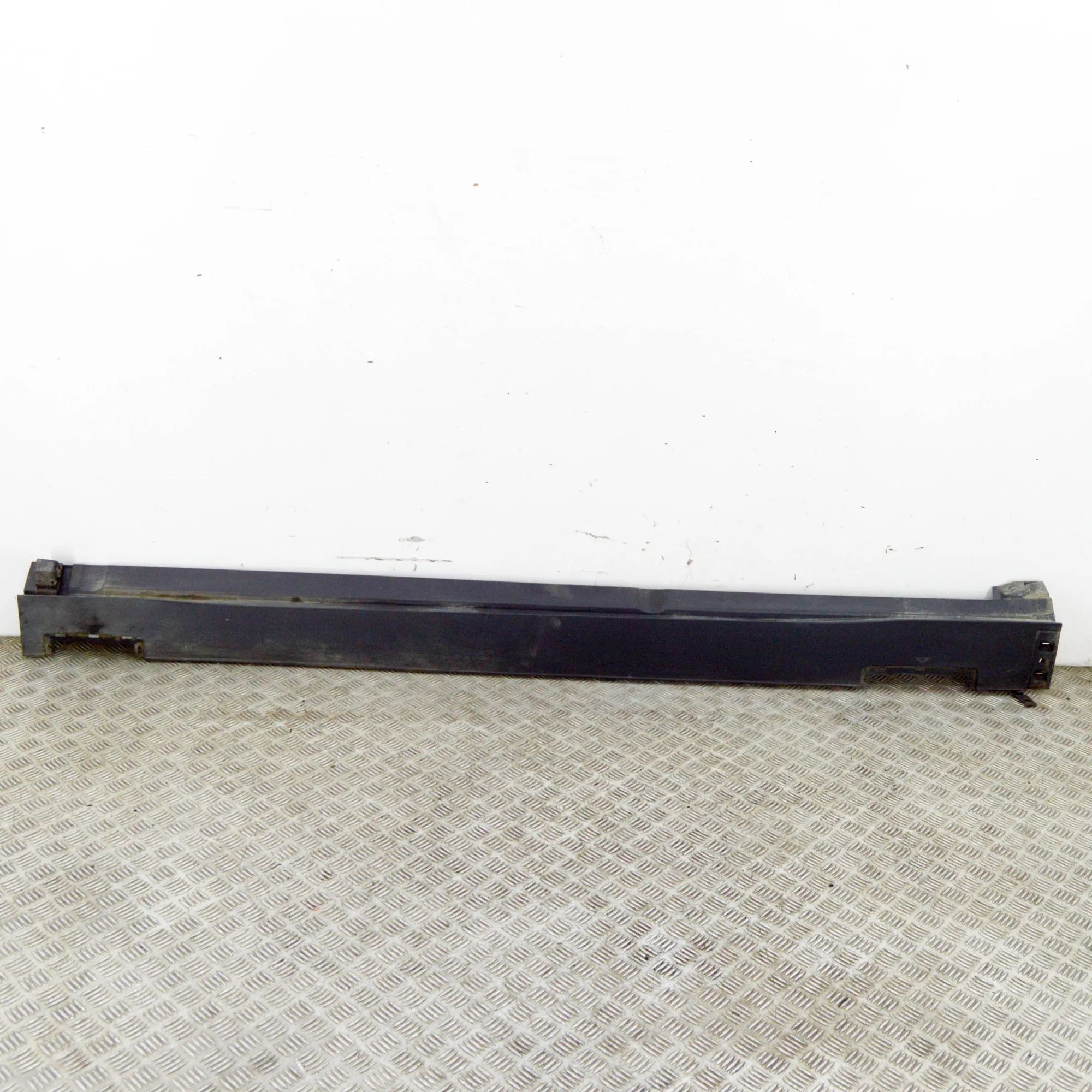 Jaguar I-Pace Left Side Plastic Sideskirt Cover