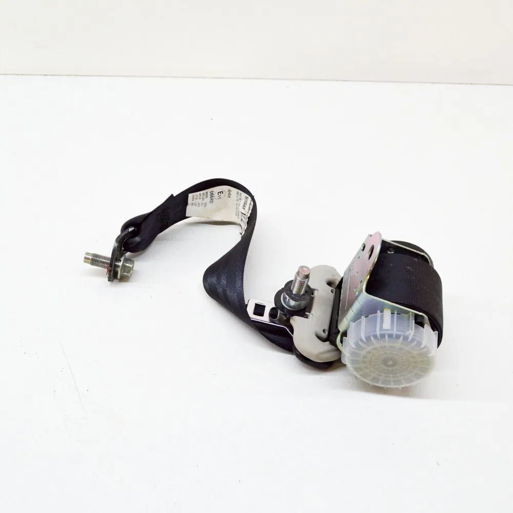 Nissan Leaf Rear Right Seatbelt Rear Right Seatbelt — NISSAN LEAF (ZE0) (2010-....