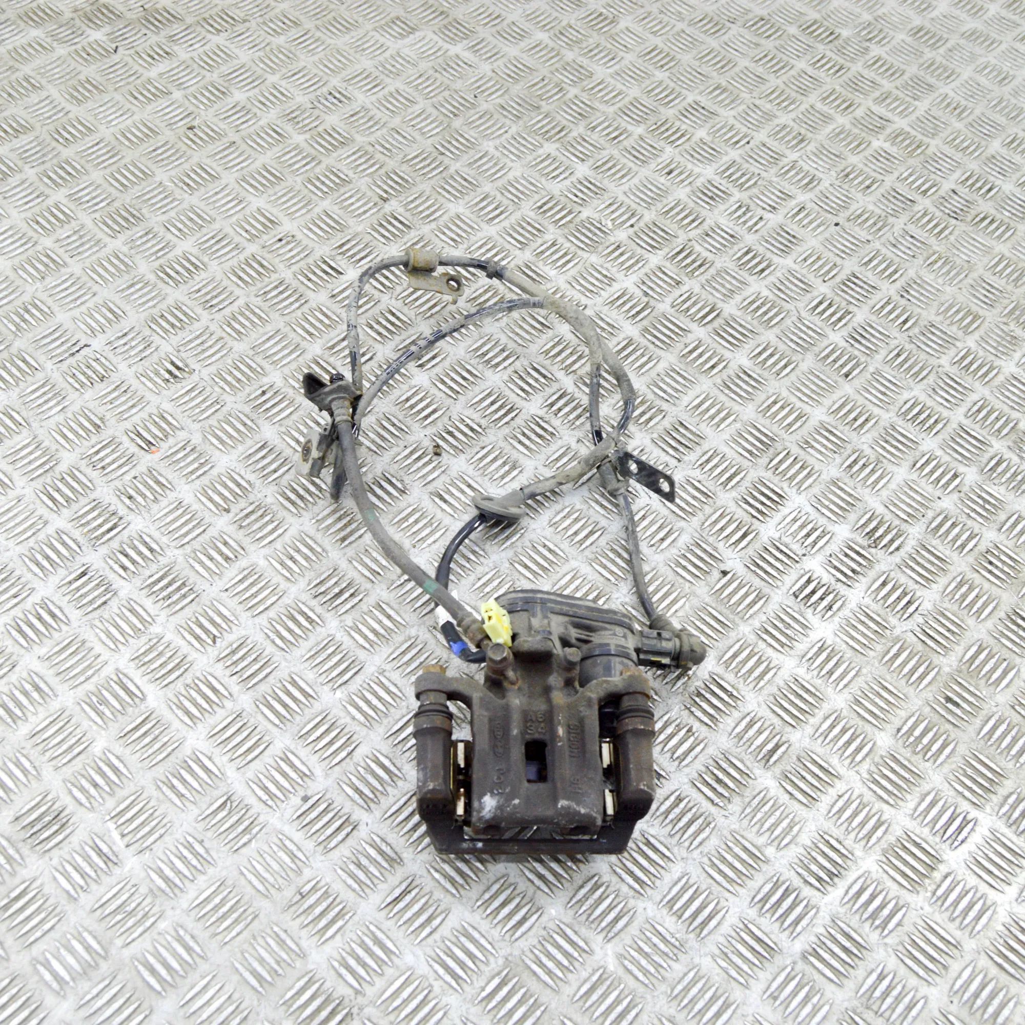 Kia ceed (ED) Brake caliper — rear right Brake caliper — rear right — KIA CEE\'D (JD) (2...