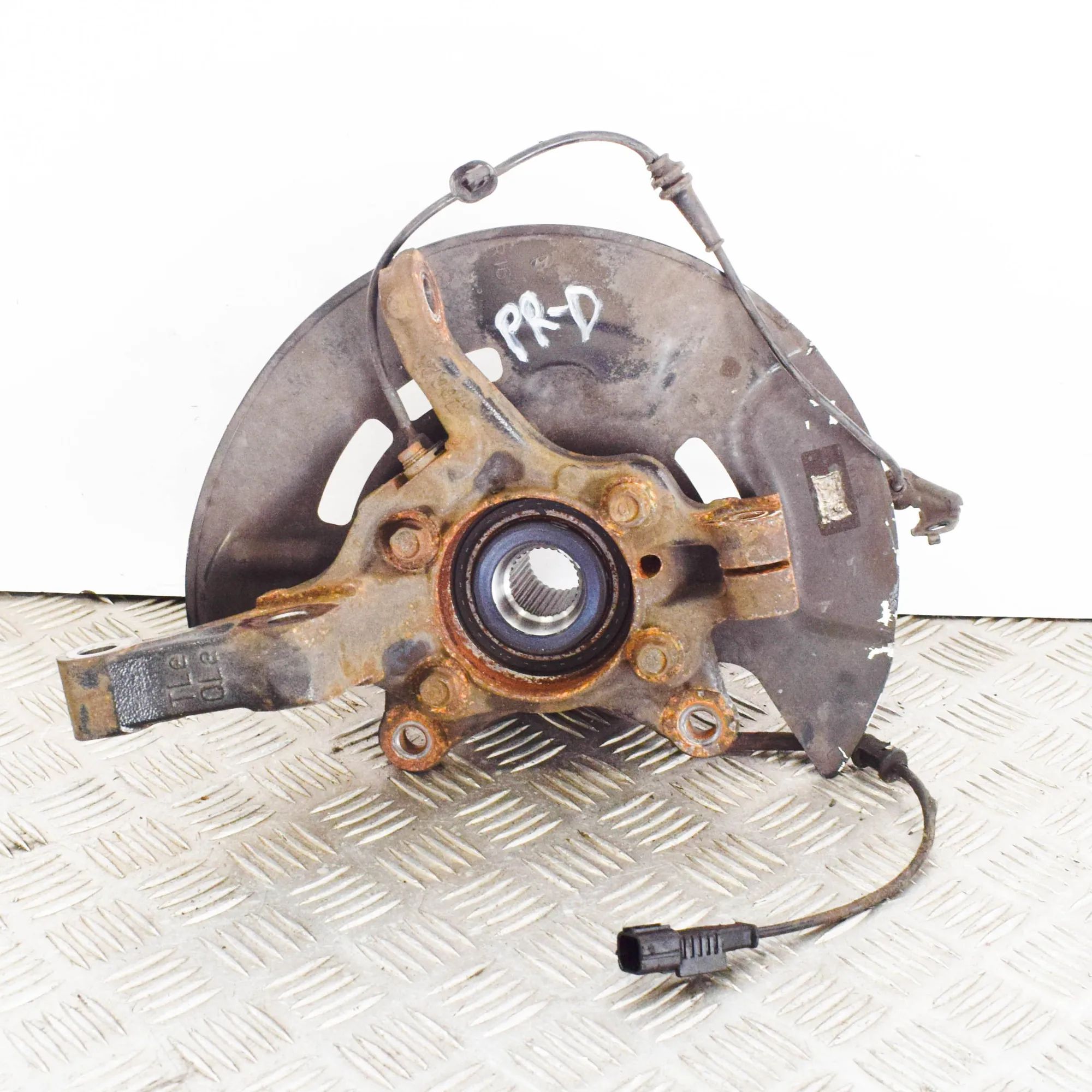Hyundai Tucson Front Right Wheel Hub Front Right Wheel Hub — HYUNDAI TUCSON (TL, TLE...