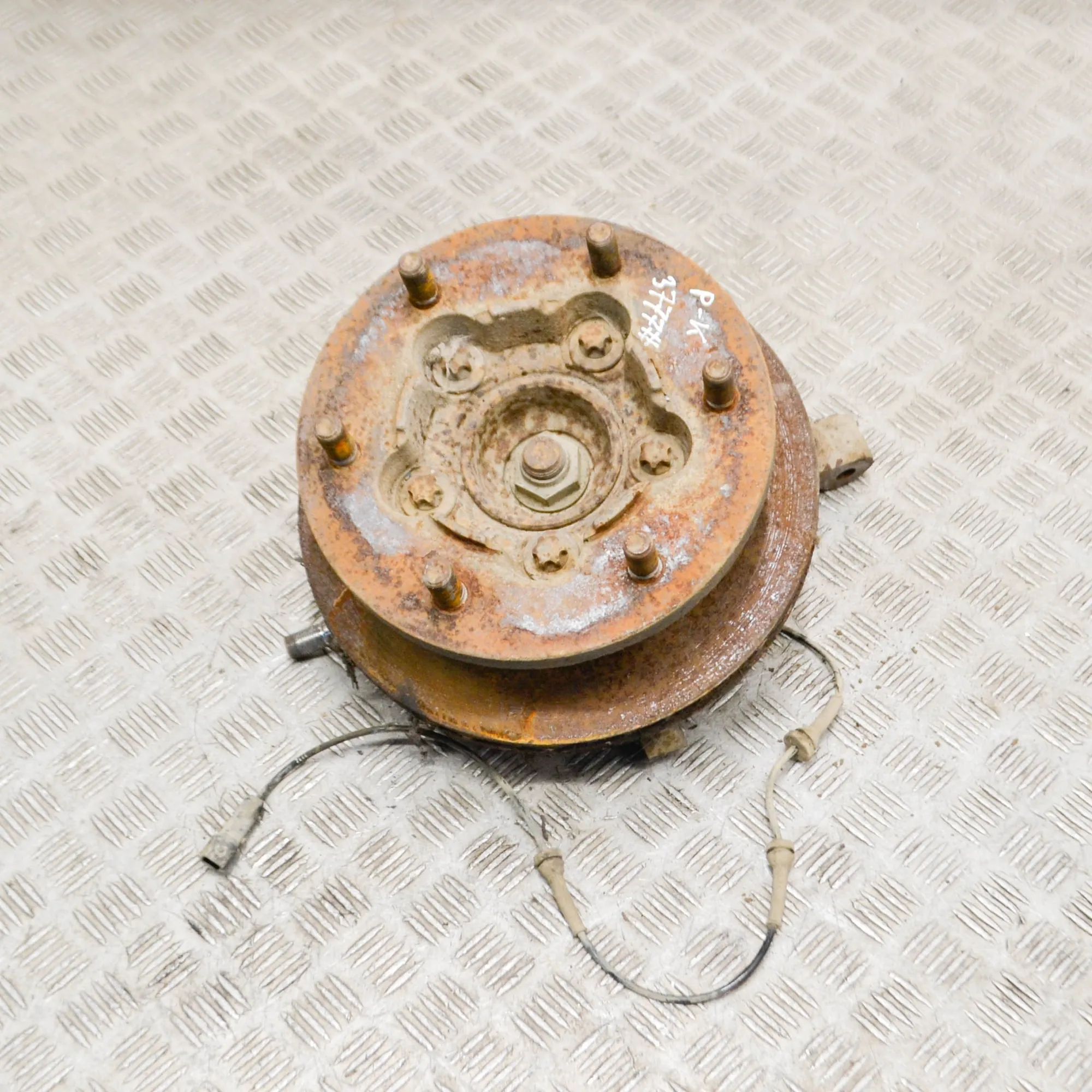 Opel Movano (B) Front Left Wheel Hub Front Left Wheel Hub — OPEL MOVANO (B Van) (201...