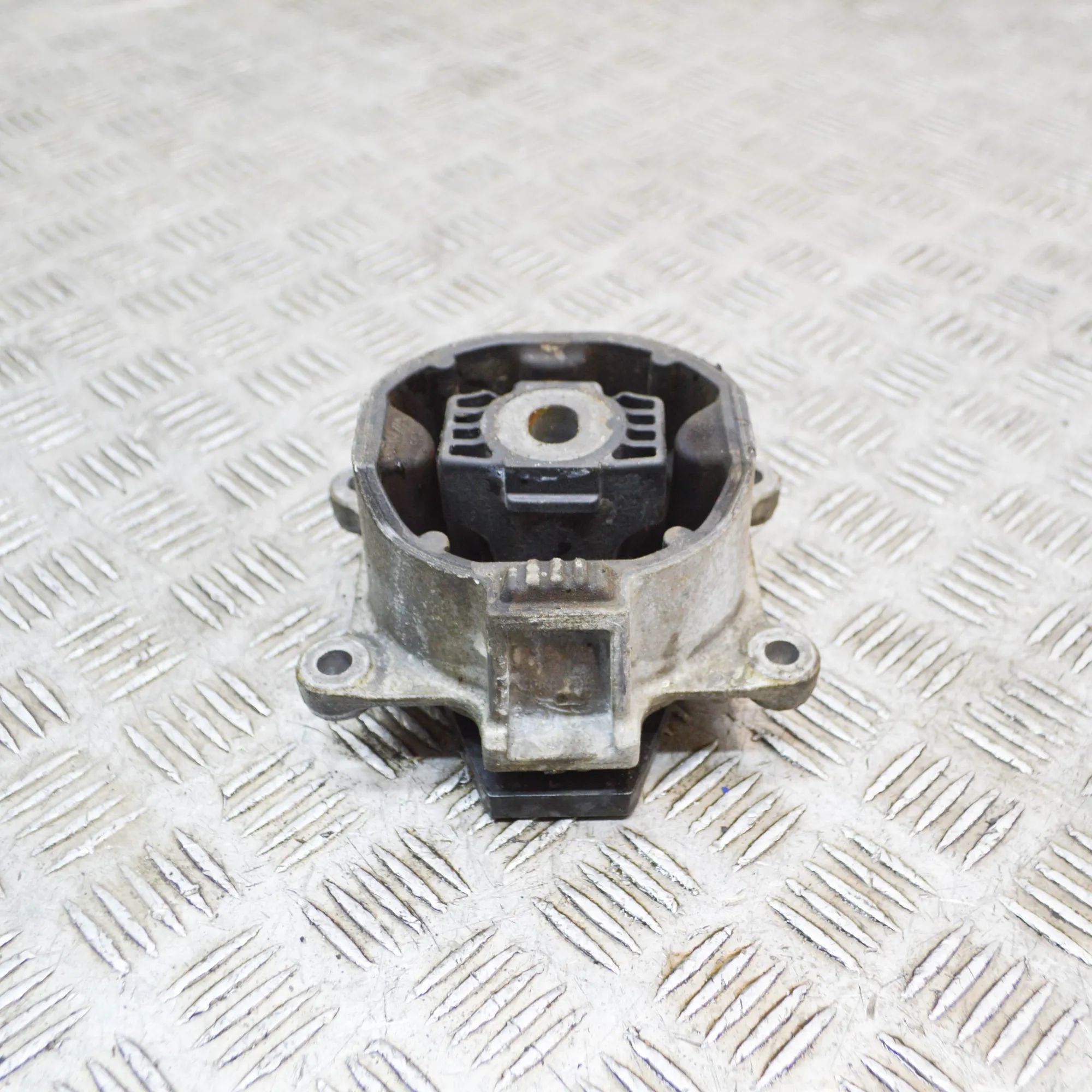 Jaguar I-Pace Left Side Engine Mount